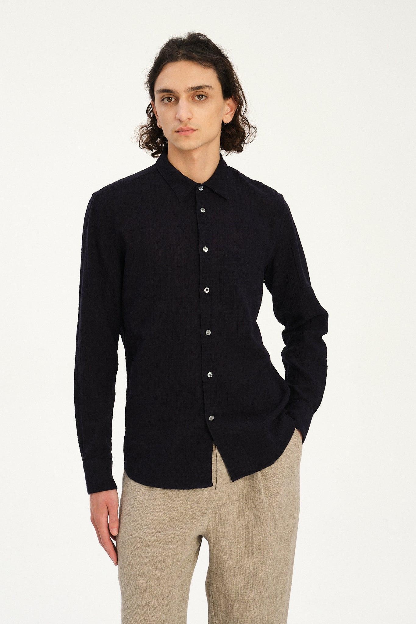 Feel Good Shirt in a Dark Navy Airy Structural Portuguese Cotton