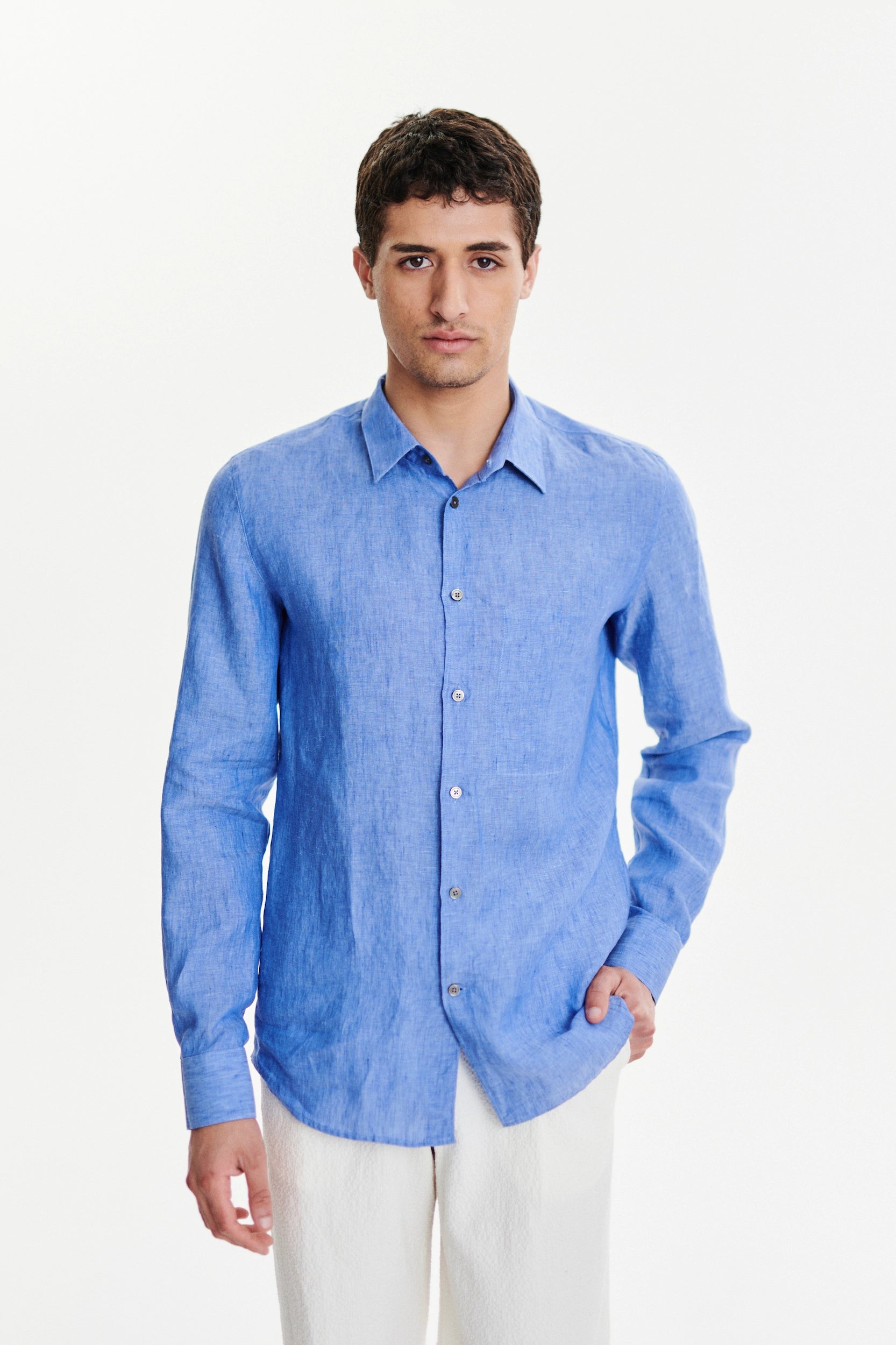 Feel Good Shirt in a Sardinian Blue Traceable Italian Linen