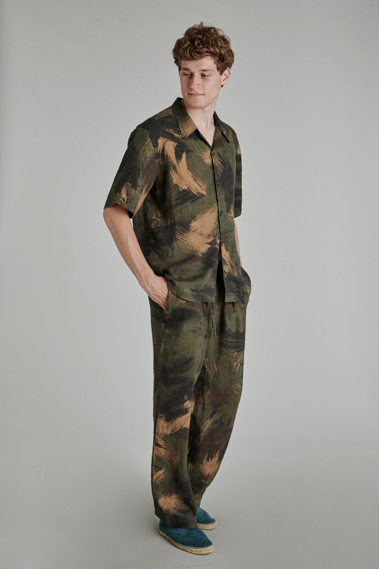 Linen Trousers in Camo Print