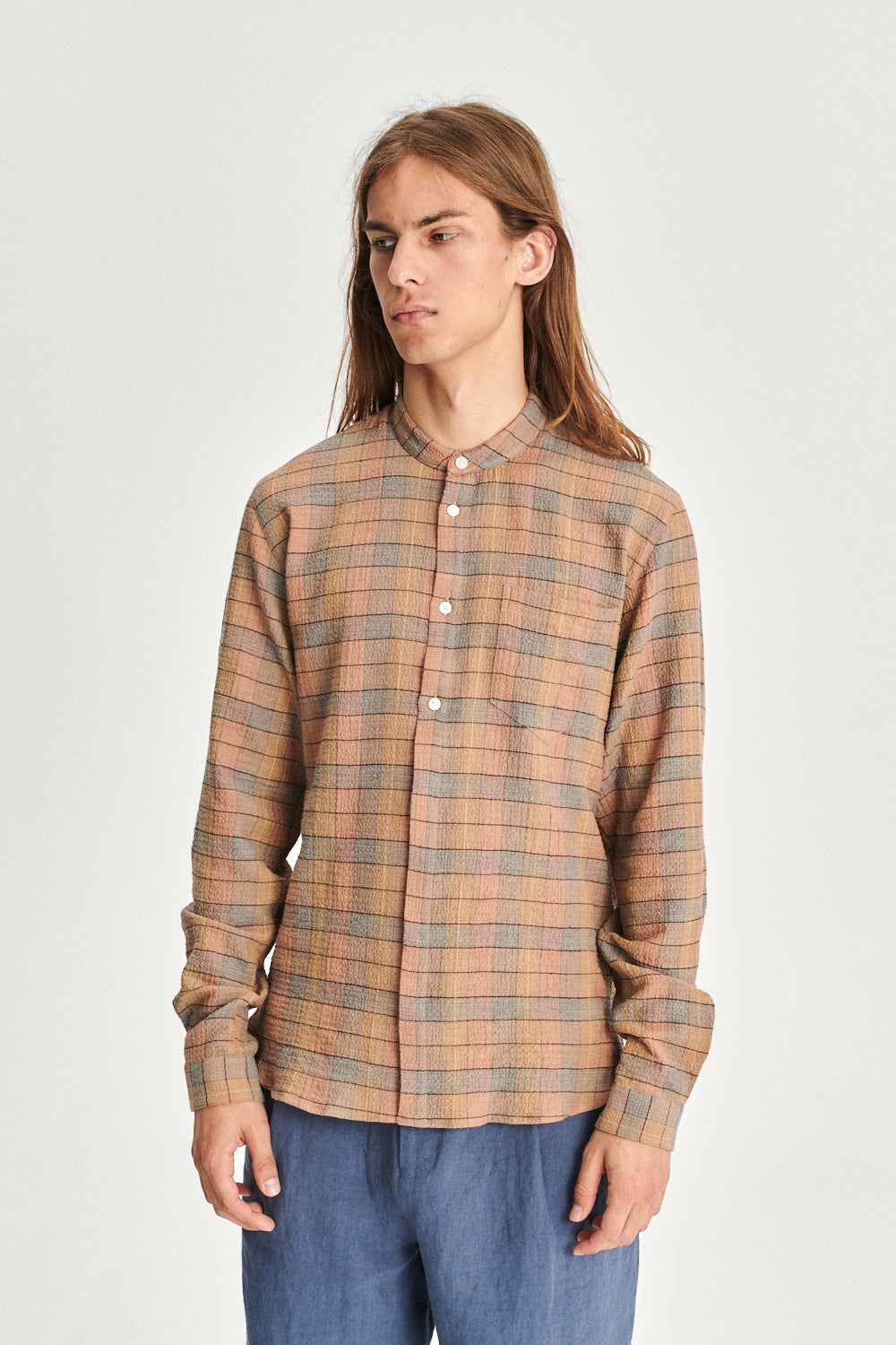 Zen Grandad Collar Shirt in the Finest Portuguese Cashmere Cotton Checkered Seersucker