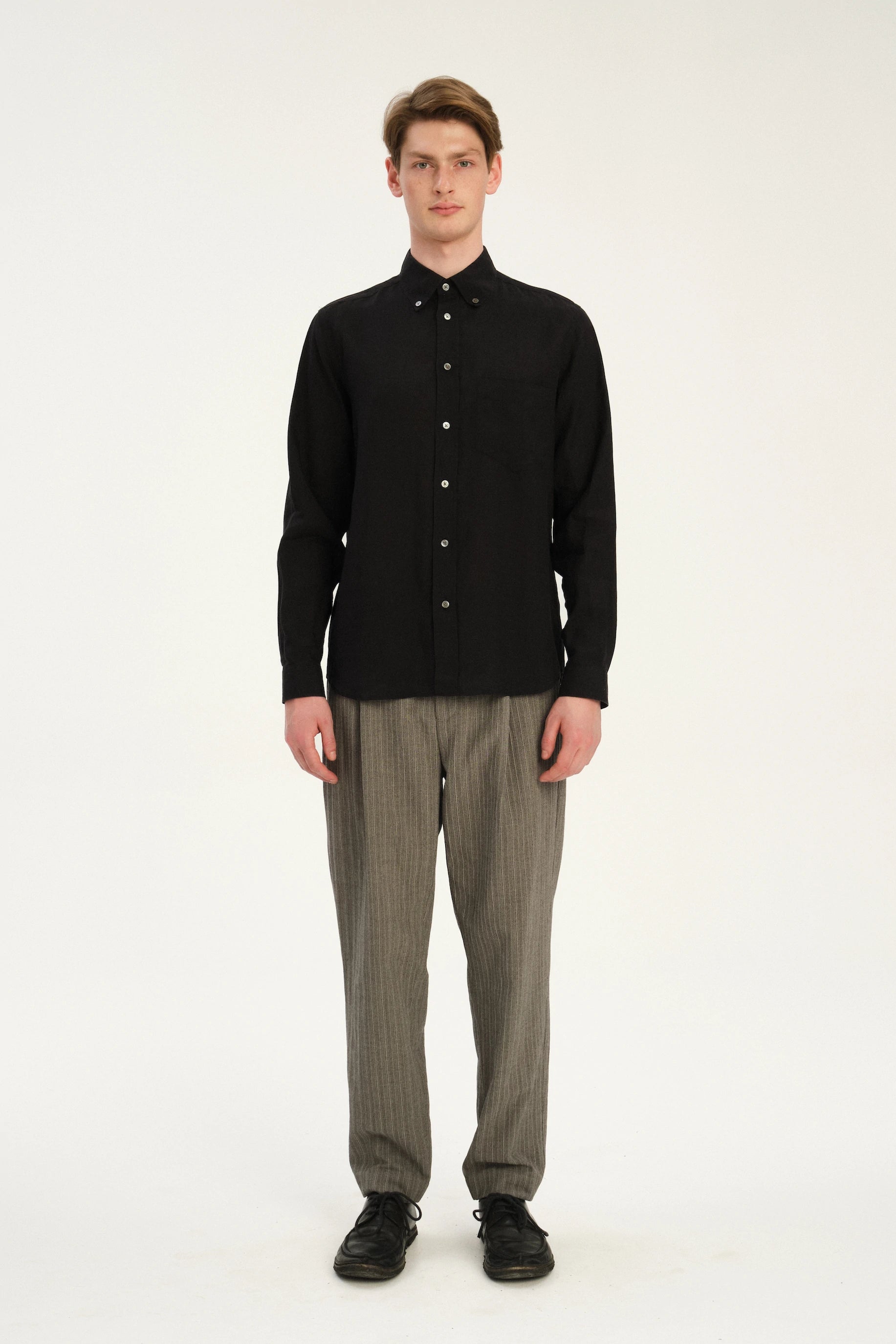 Relaxed Fit Shirt in a Soft and Airy Black Portuguese Linen