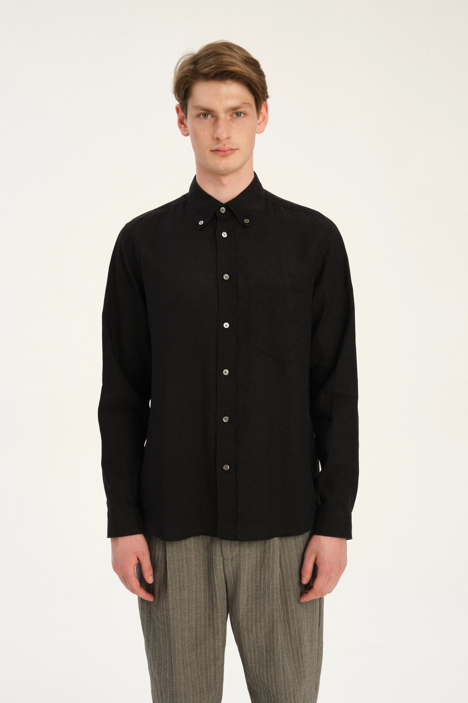 Relaxed Fit Shirt in a Soft and Airy Black Portuguese Linen