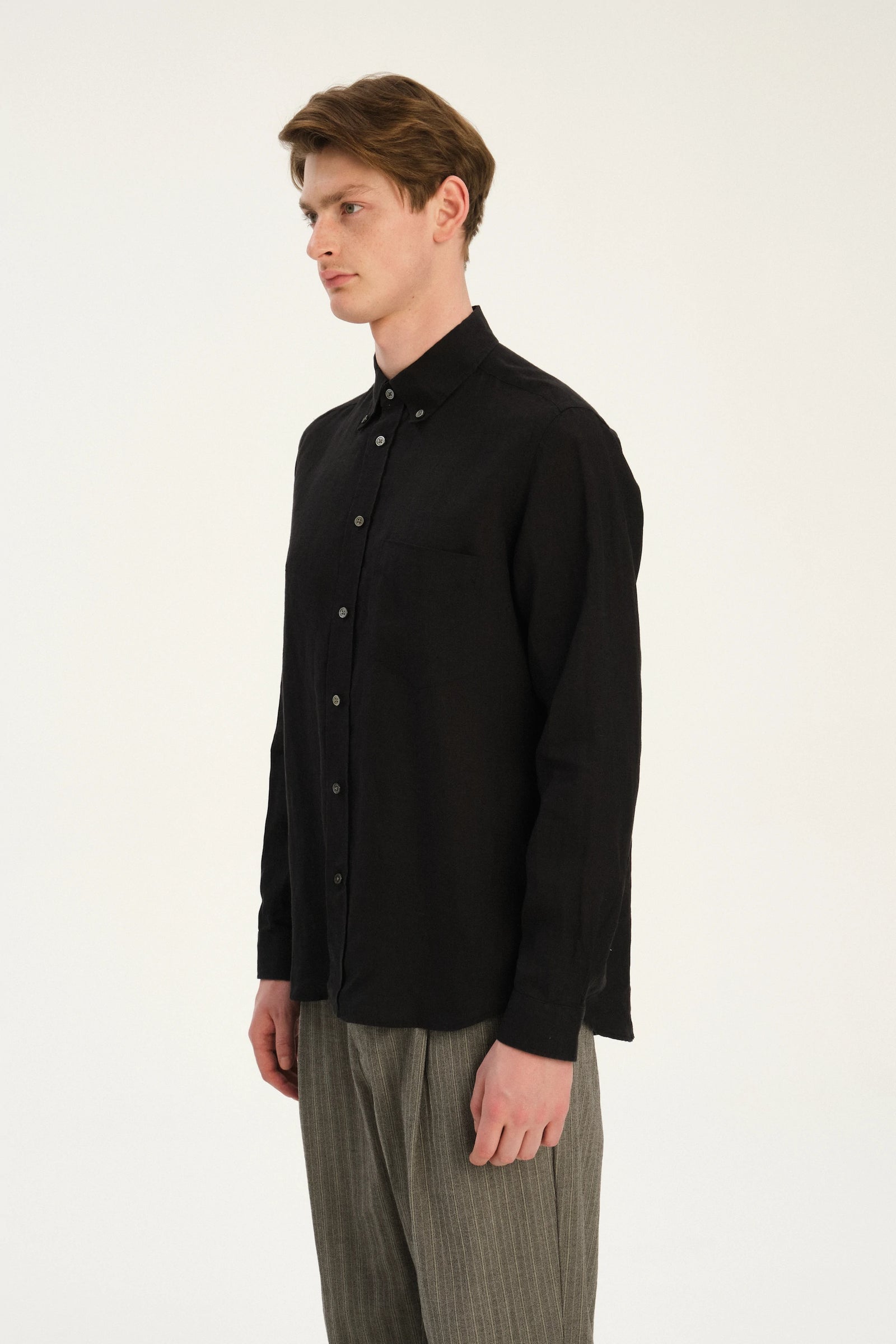 Relaxed Fit Shirt in a Soft and Airy Black Portuguese Linen