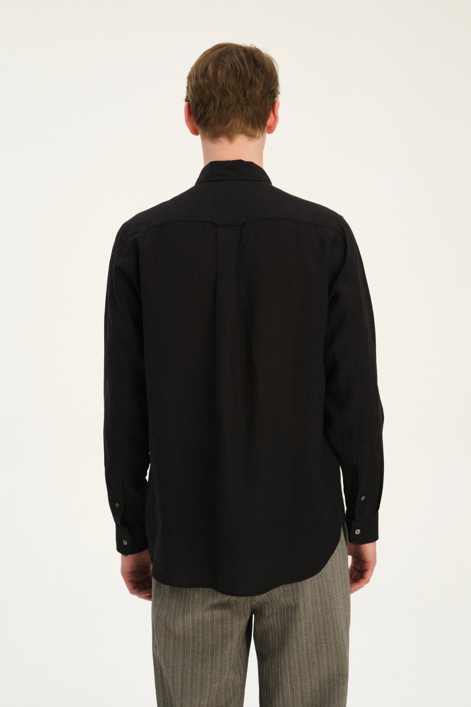 Relaxed Fit Shirt in a Soft and Airy Black Portuguese Linen
