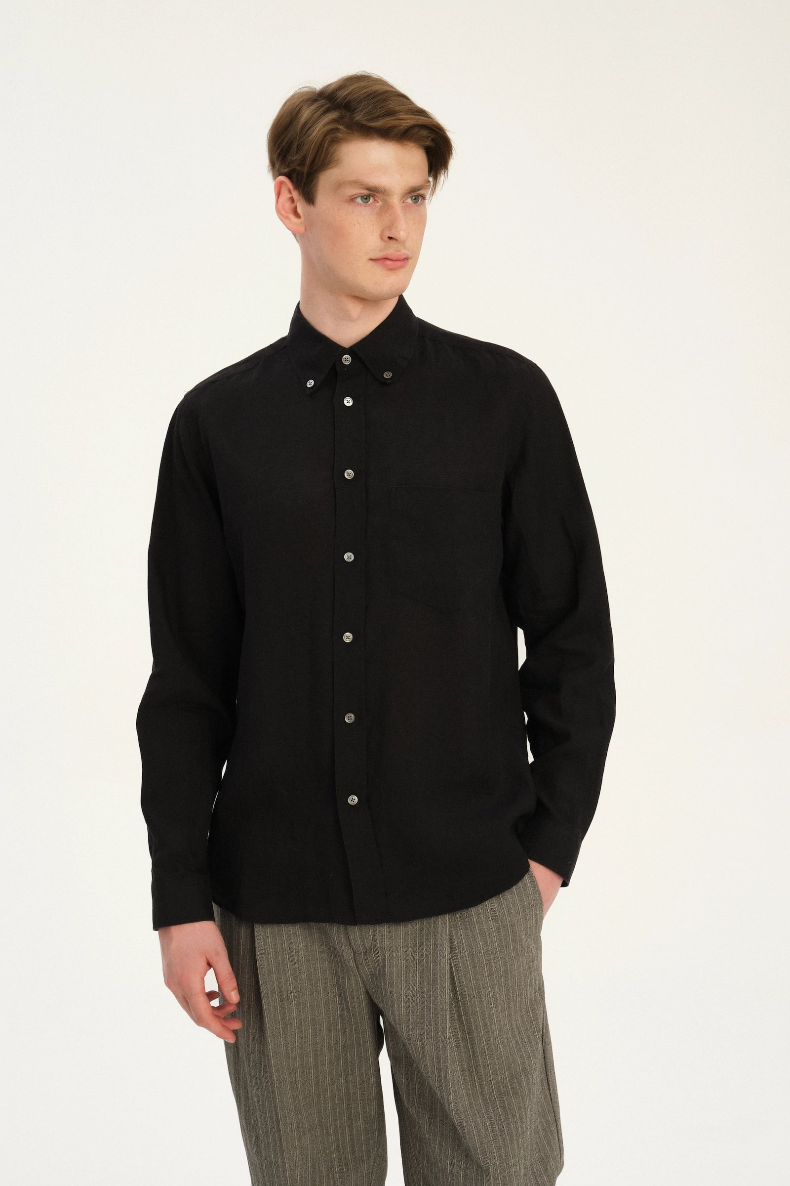 Relaxed Fit Shirt in a Soft and Airy Black Portuguese Linen