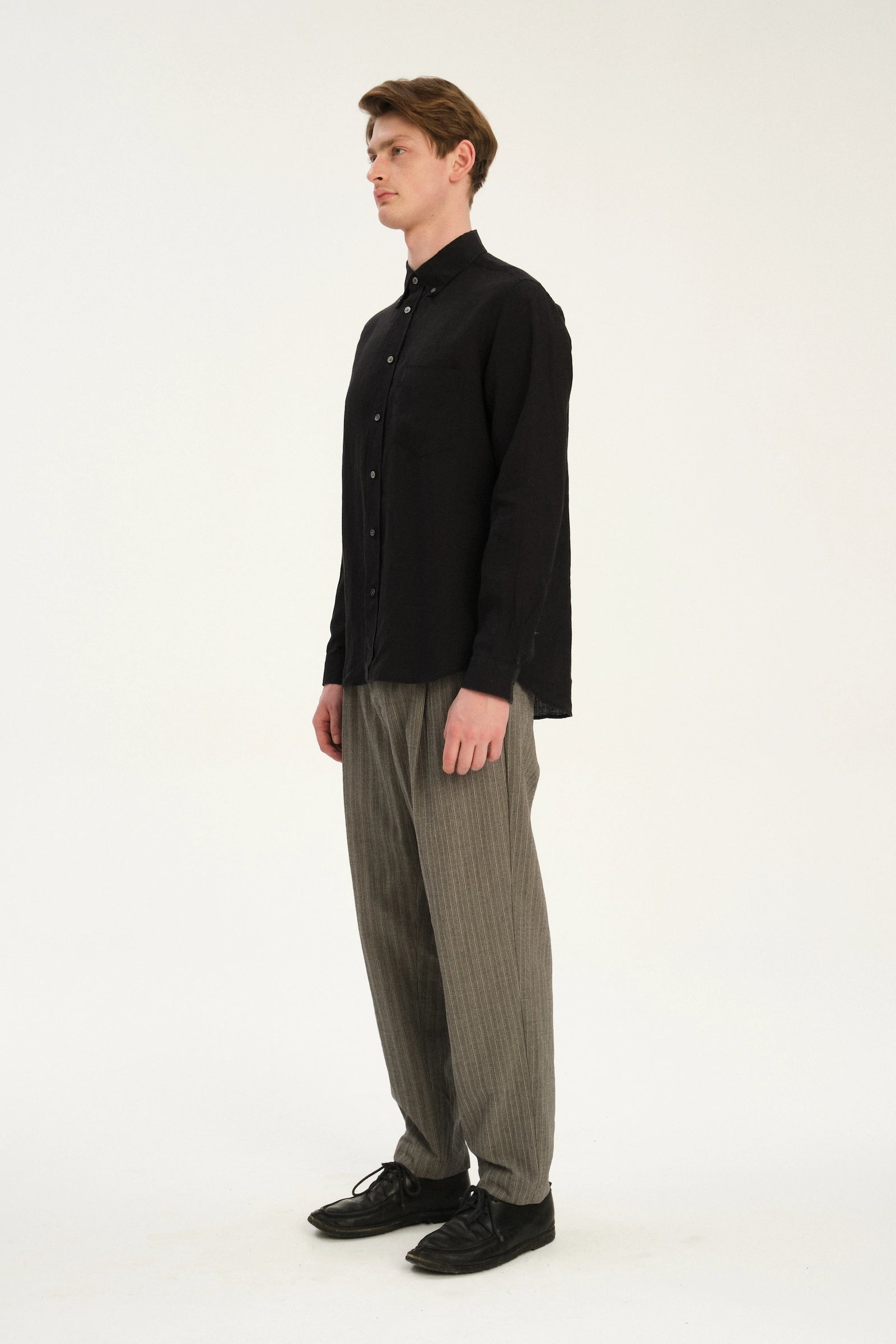 Relaxed Fit Shirt in a Soft and Airy Black Portuguese Linen
