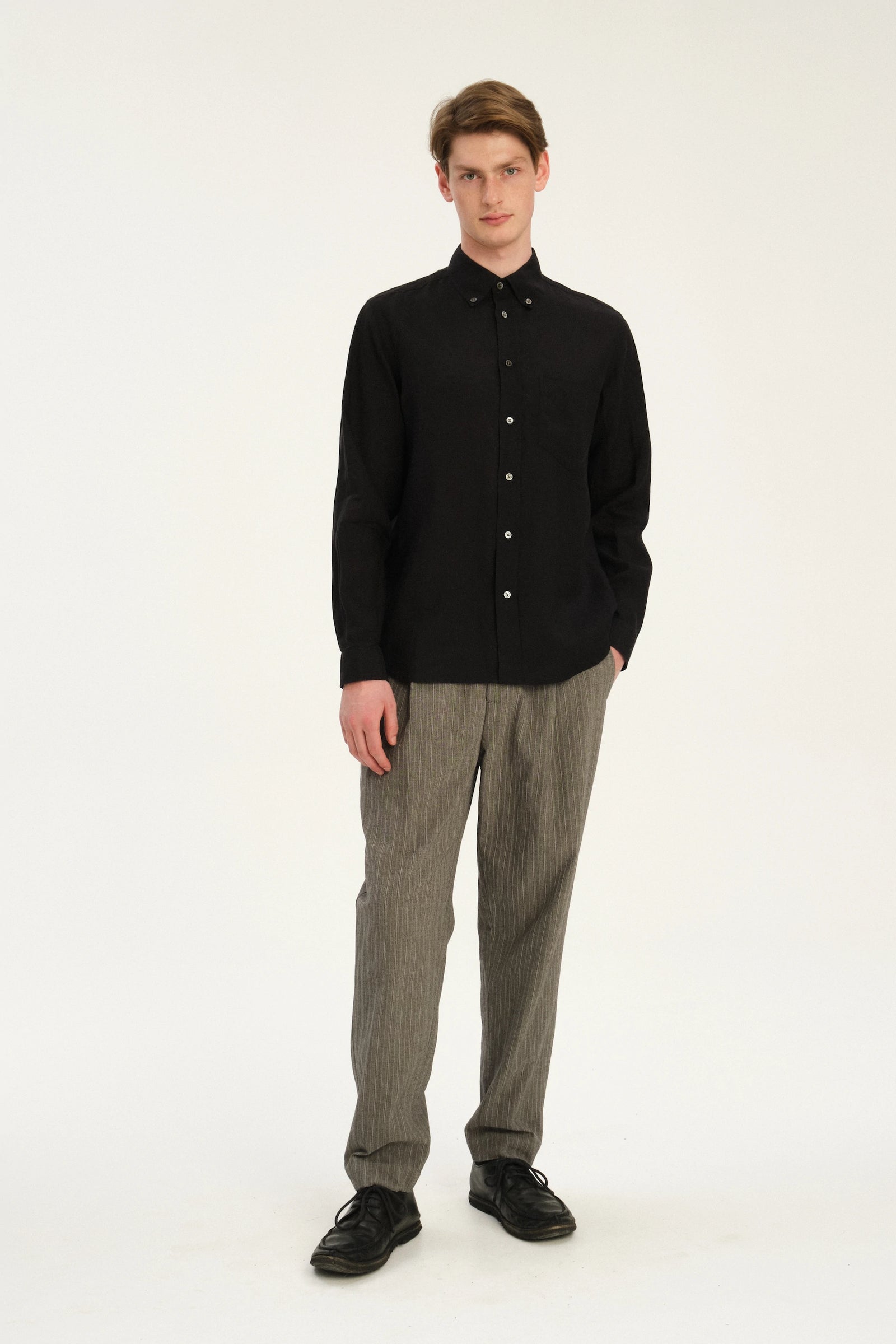 Relaxed Fit Shirt in a Soft and Airy Black Portuguese Linen