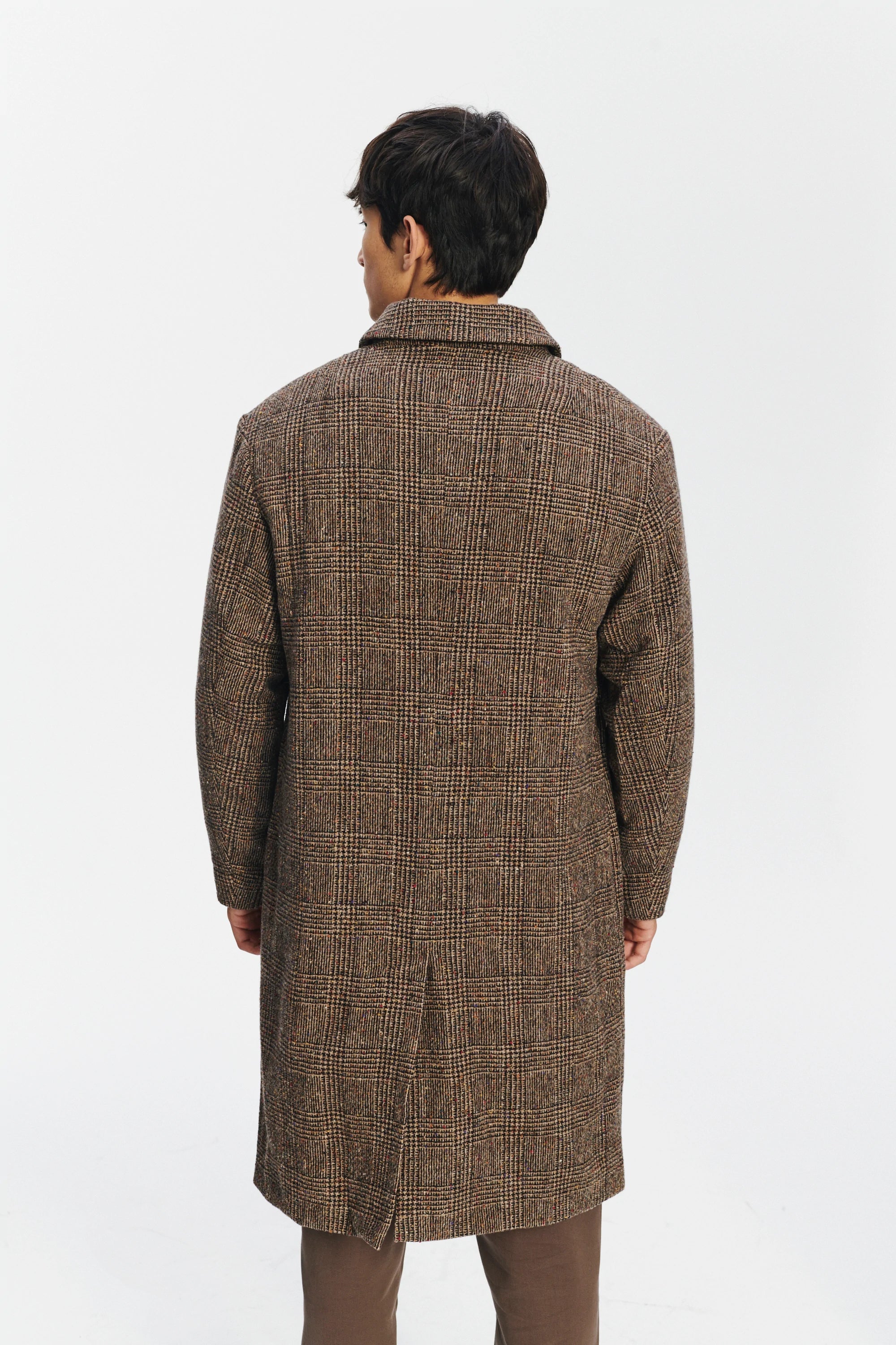 Winter Coat with a Prince of Wales Motif in Brown from the Finest Donegal Virgin Wool Tweed with Two Side Pockets and One Zipped Chest Pocket