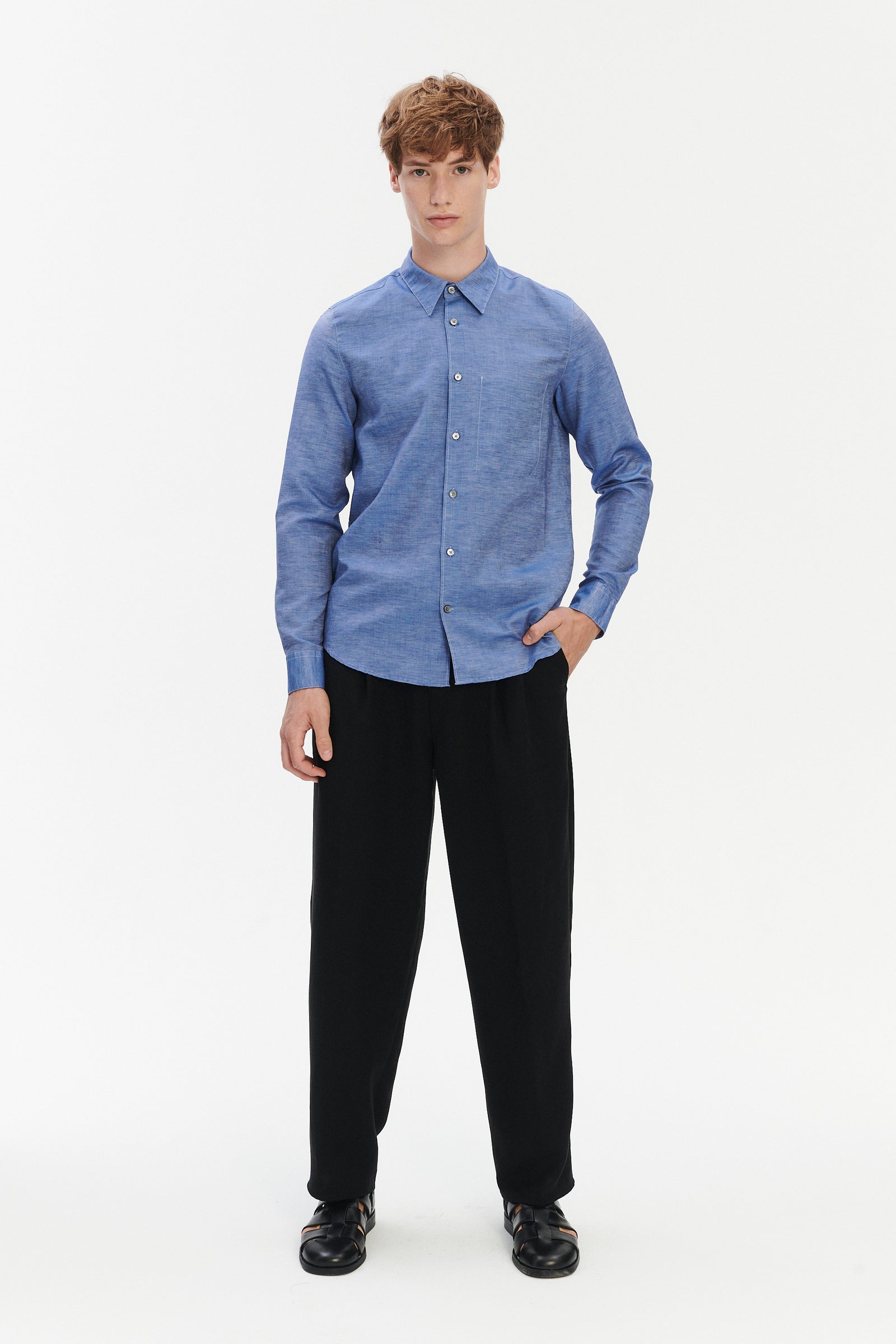 Feel Good Shirt in a Fine Blue Italian Blend of Cotton and Linen