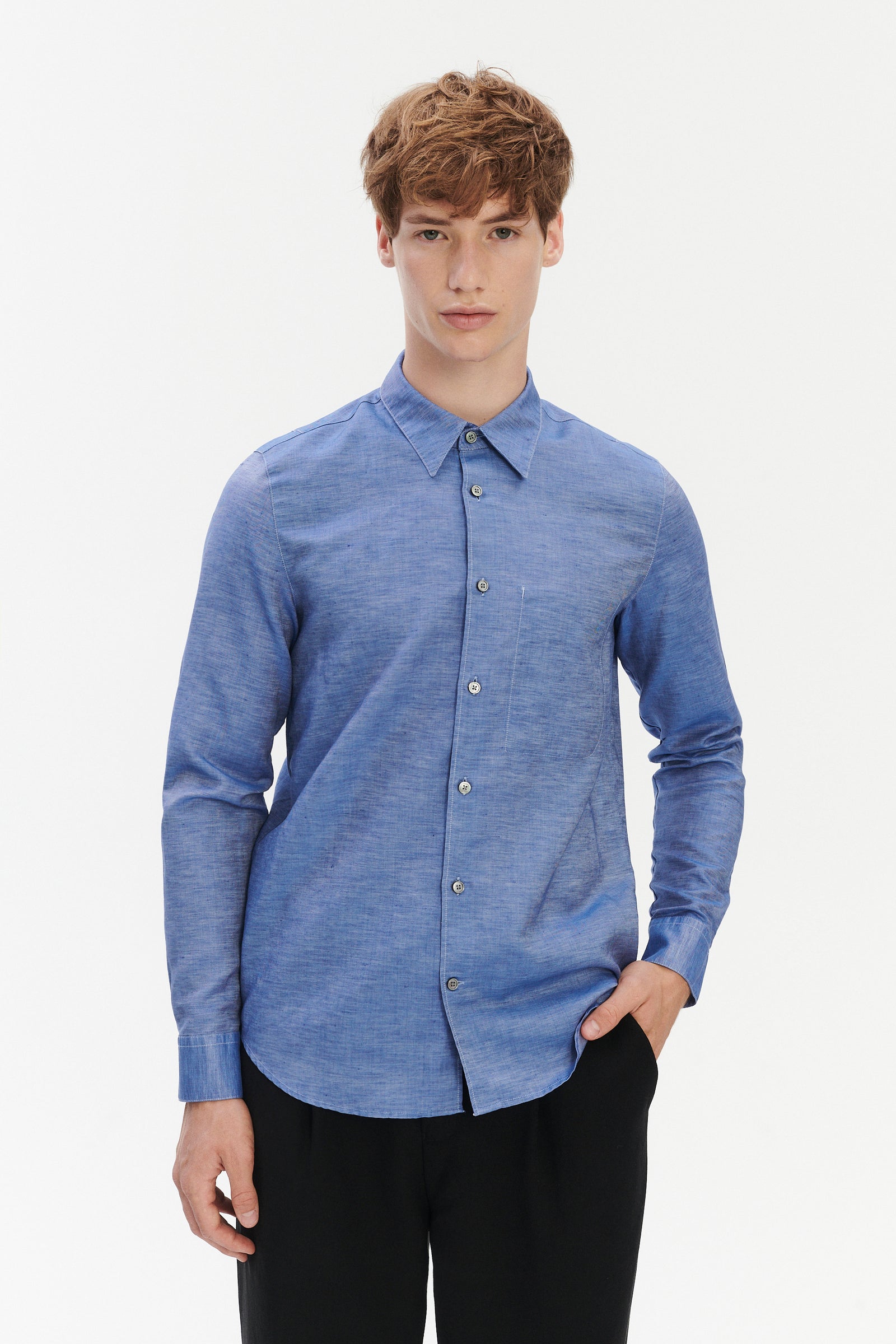 Feel Good Shirt in a Fine Blue Italian Blend of Cotton and Linen