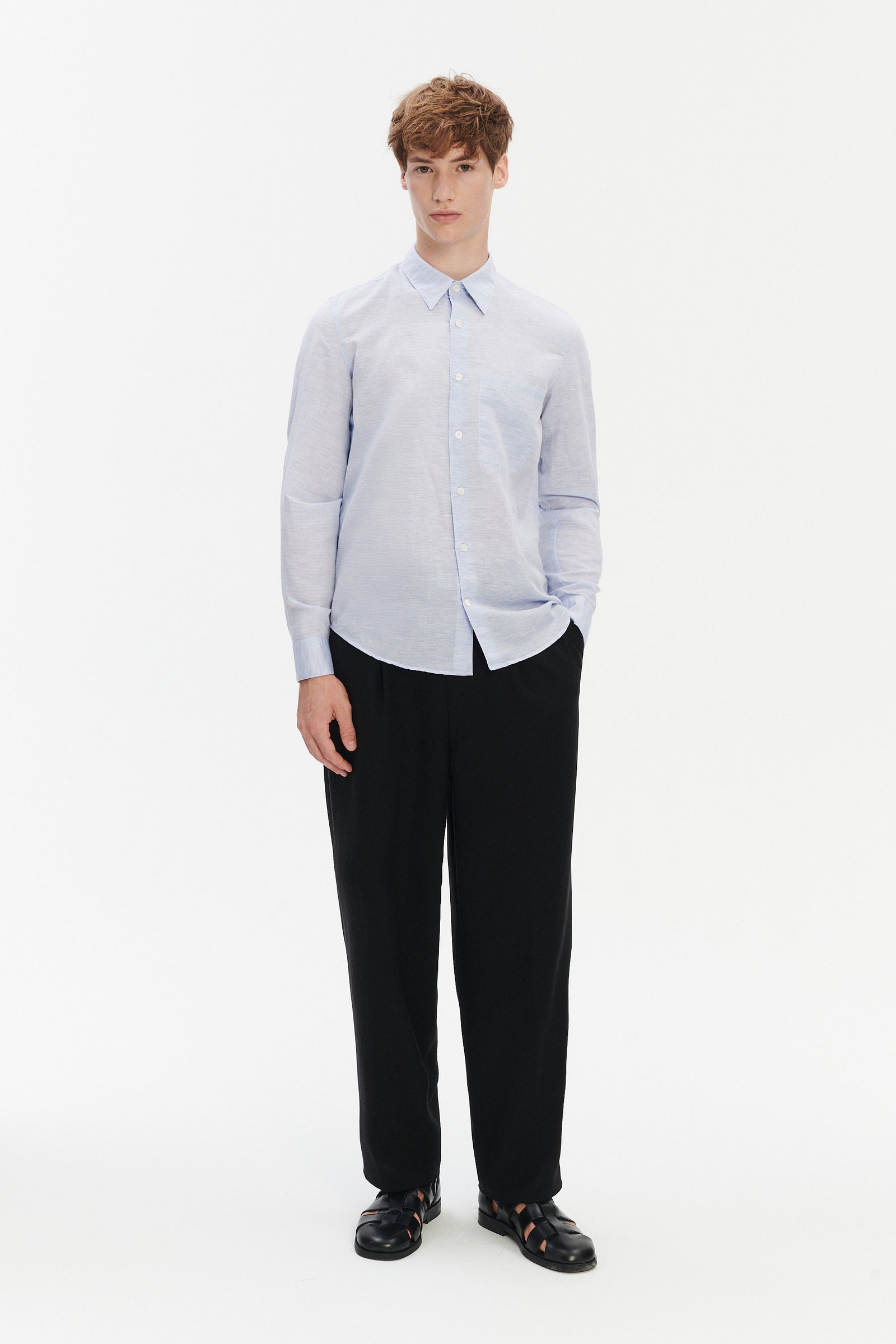 Feel Good Shirt in a Light Blue Italian Blend of Cotton and Linen