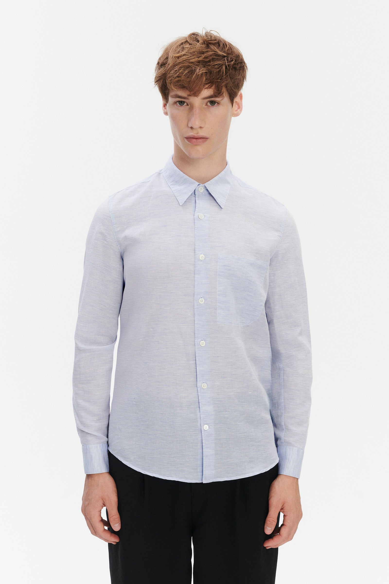 Feel Good Shirt in a Light Blue Italian Blend of Cotton and Linen