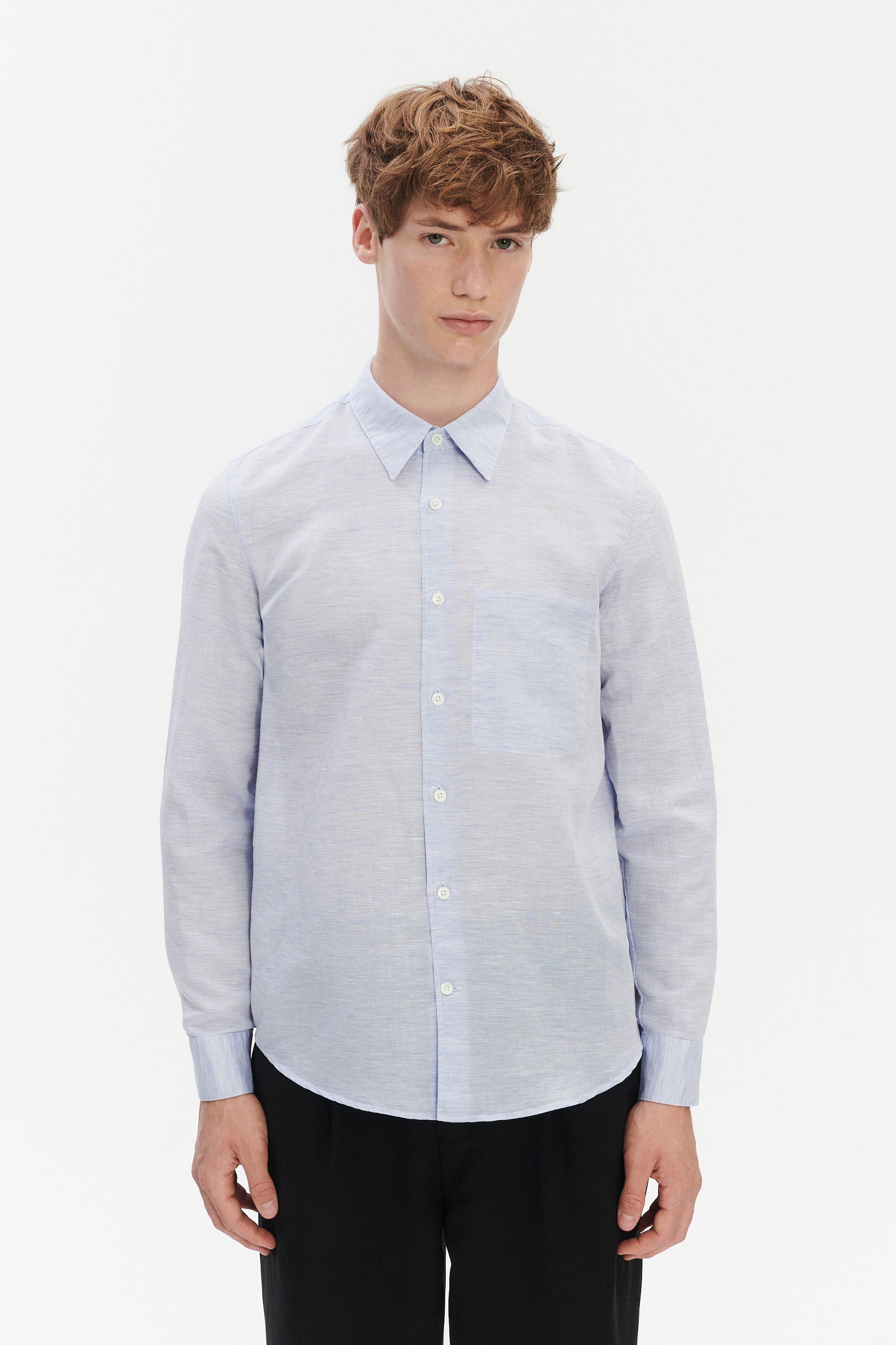Feel Good Shirt in a Light Blue Italian Blend of Cotton and Linen