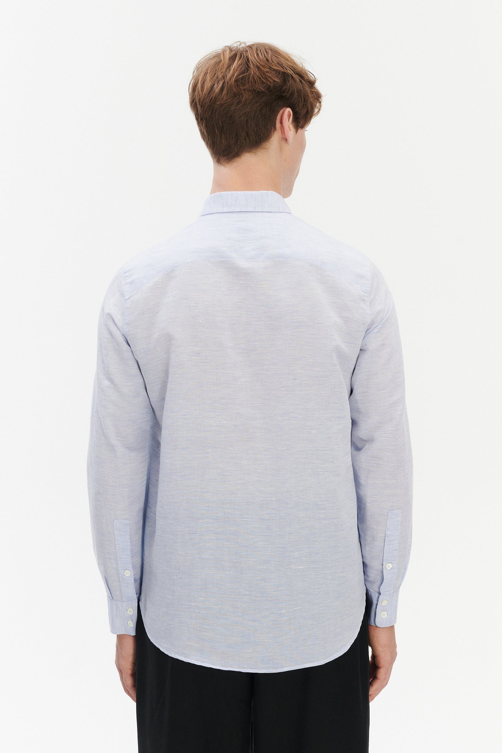Feel Good Shirt in a Light Blue Italian Blend of Cotton and Linen