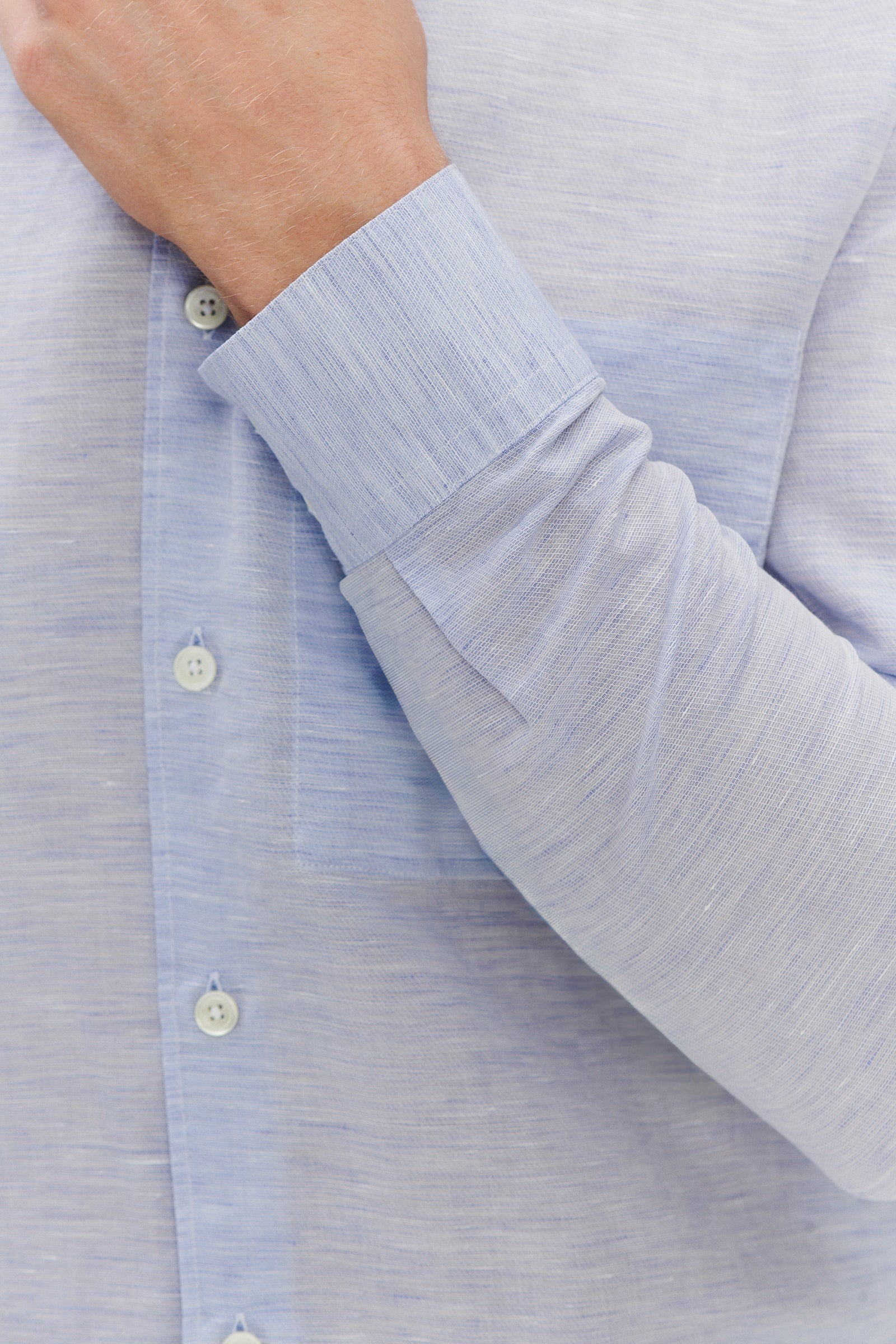 Feel Good Shirt in a Light Blue Italian Blend of Cotton and Linen