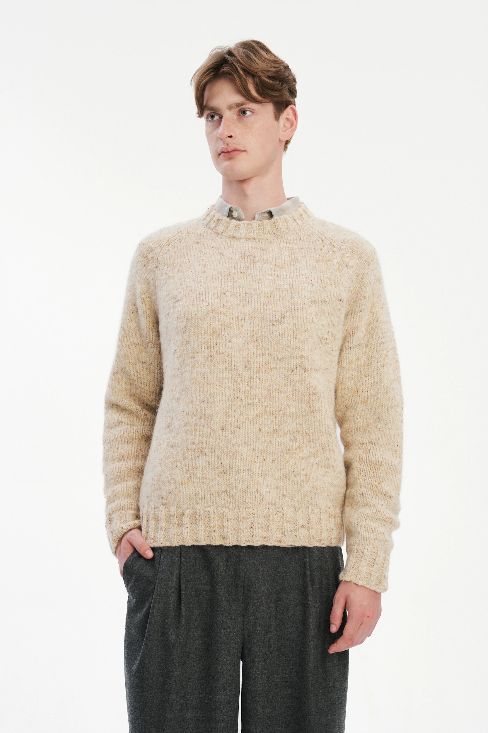 Crewneck Raglan Sweater in a Sustainable Melange Yarn – Oat
