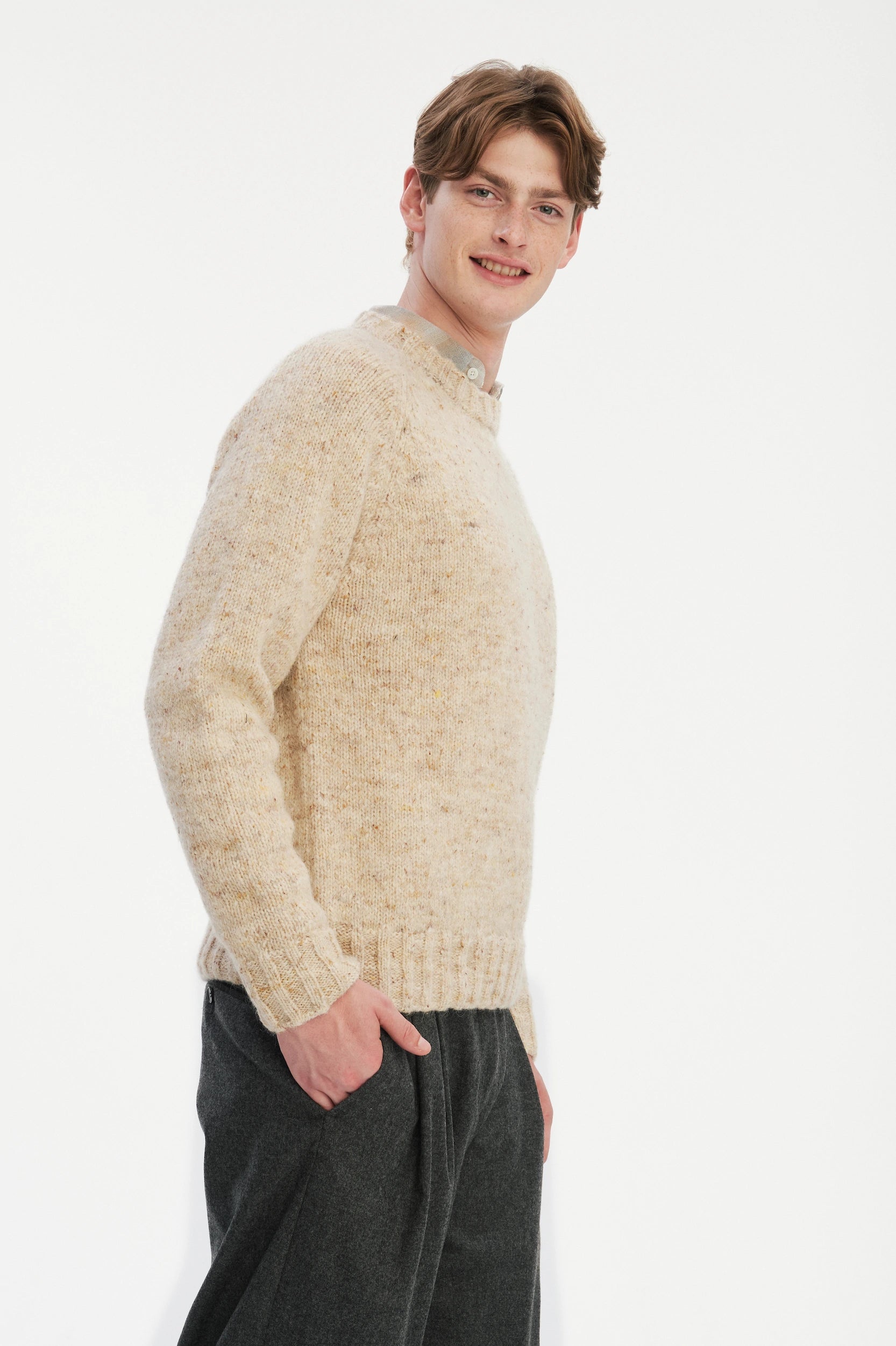 Crewneck Raglan Sweater in a Sustainable Melange Yarn – Oat