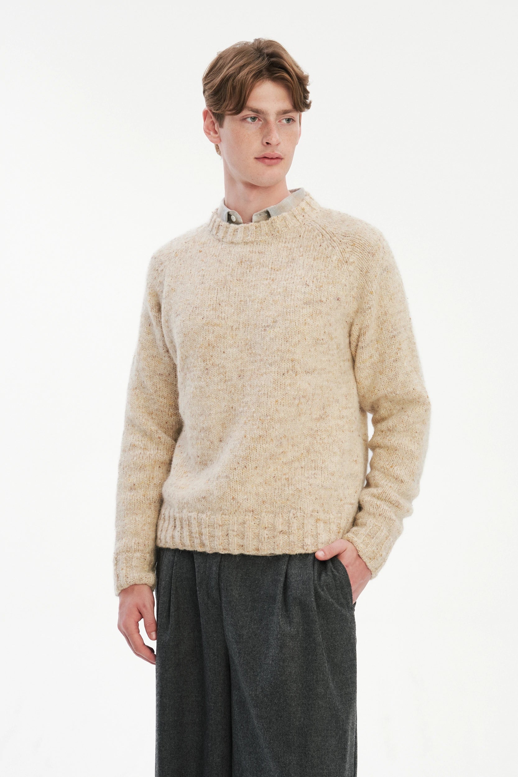 Crewneck Raglan Sweater in a Sustainable Melange Yarn – Oat