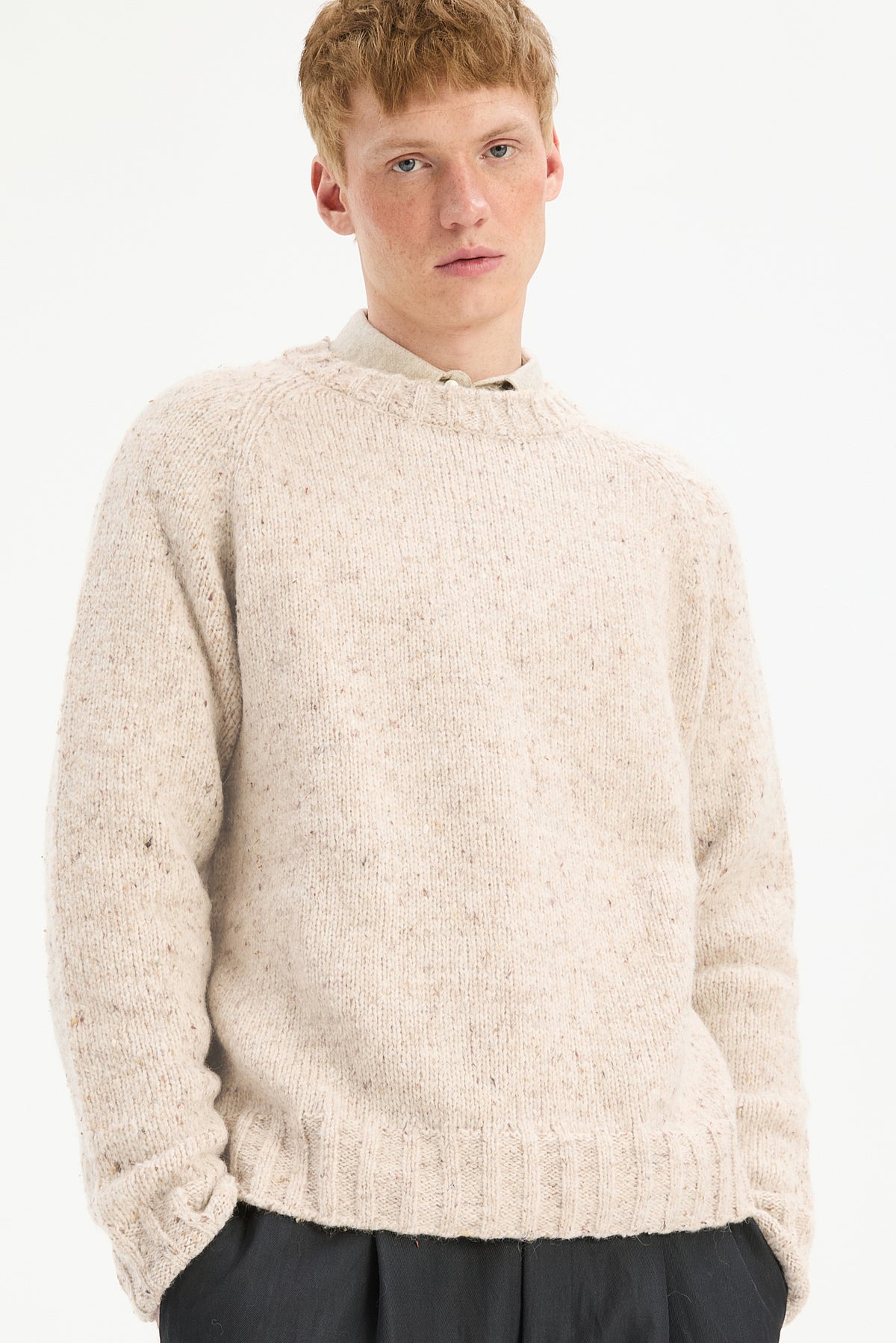 Crewneck Raglan Sweater in a Sustainable Melange Yarn – Oat