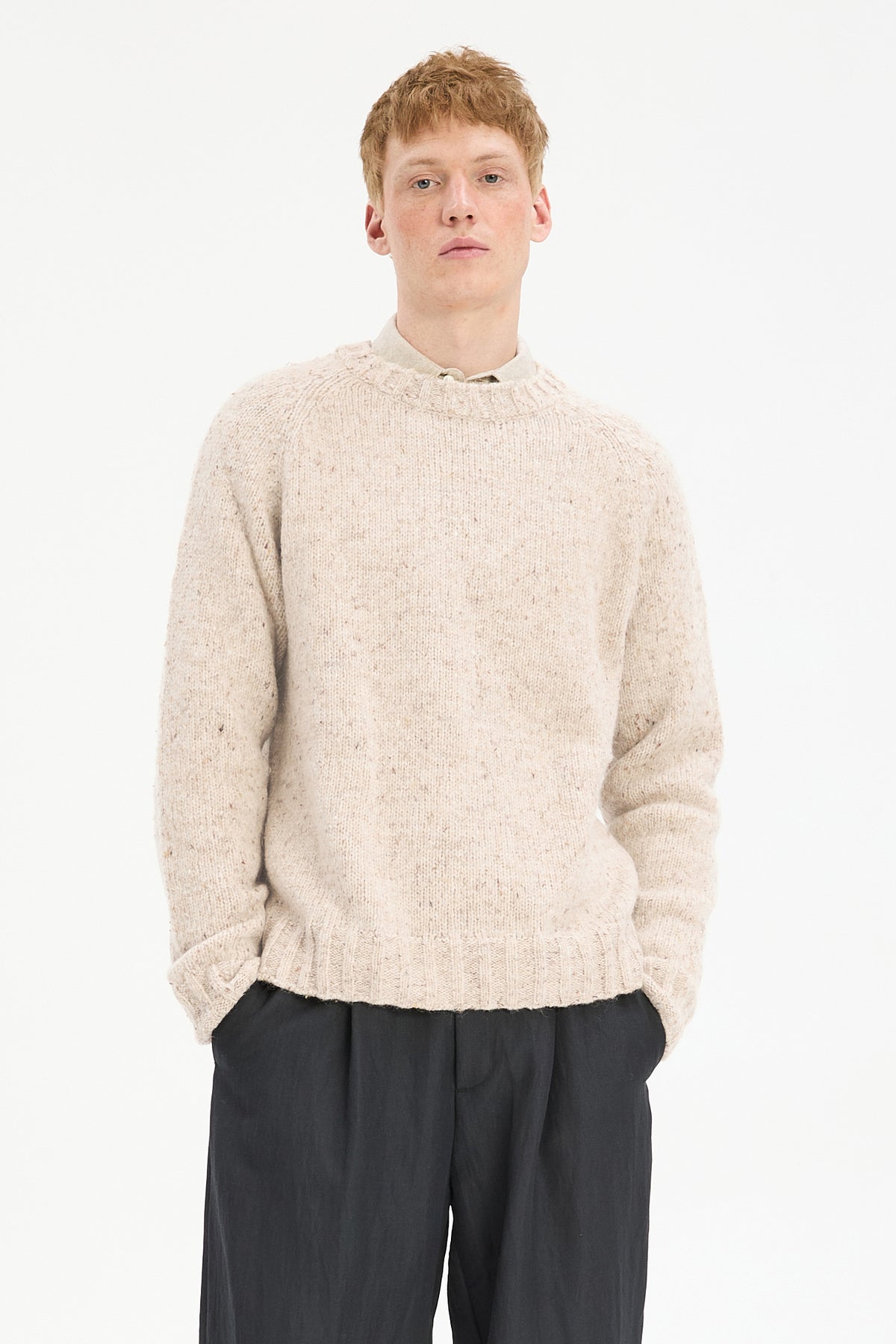 Crewneck Raglan Sweater in a Sustainable Melange Yarn – Oat