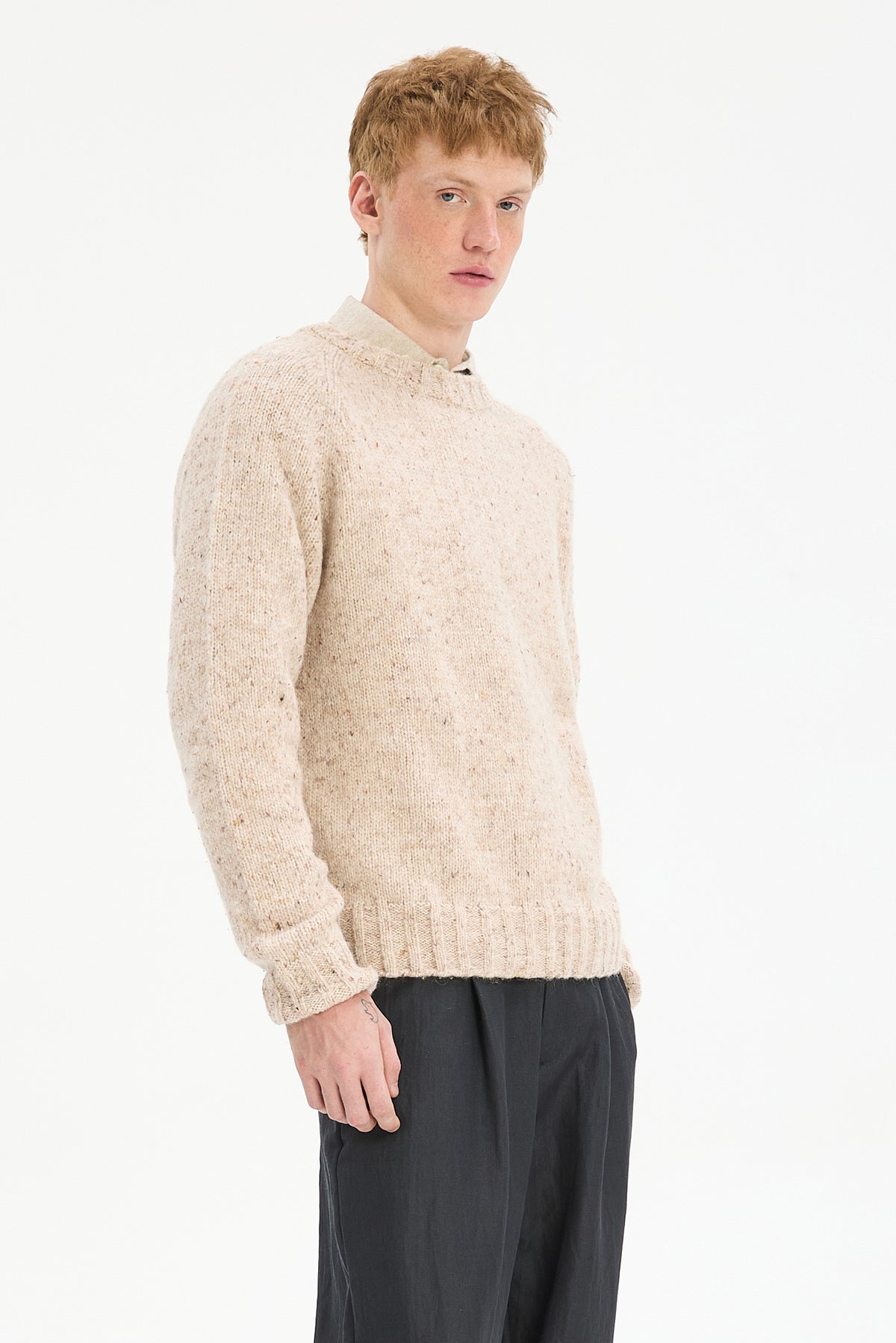 Crewneck Raglan Sweater in a Sustainable Melange Yarn – Oat