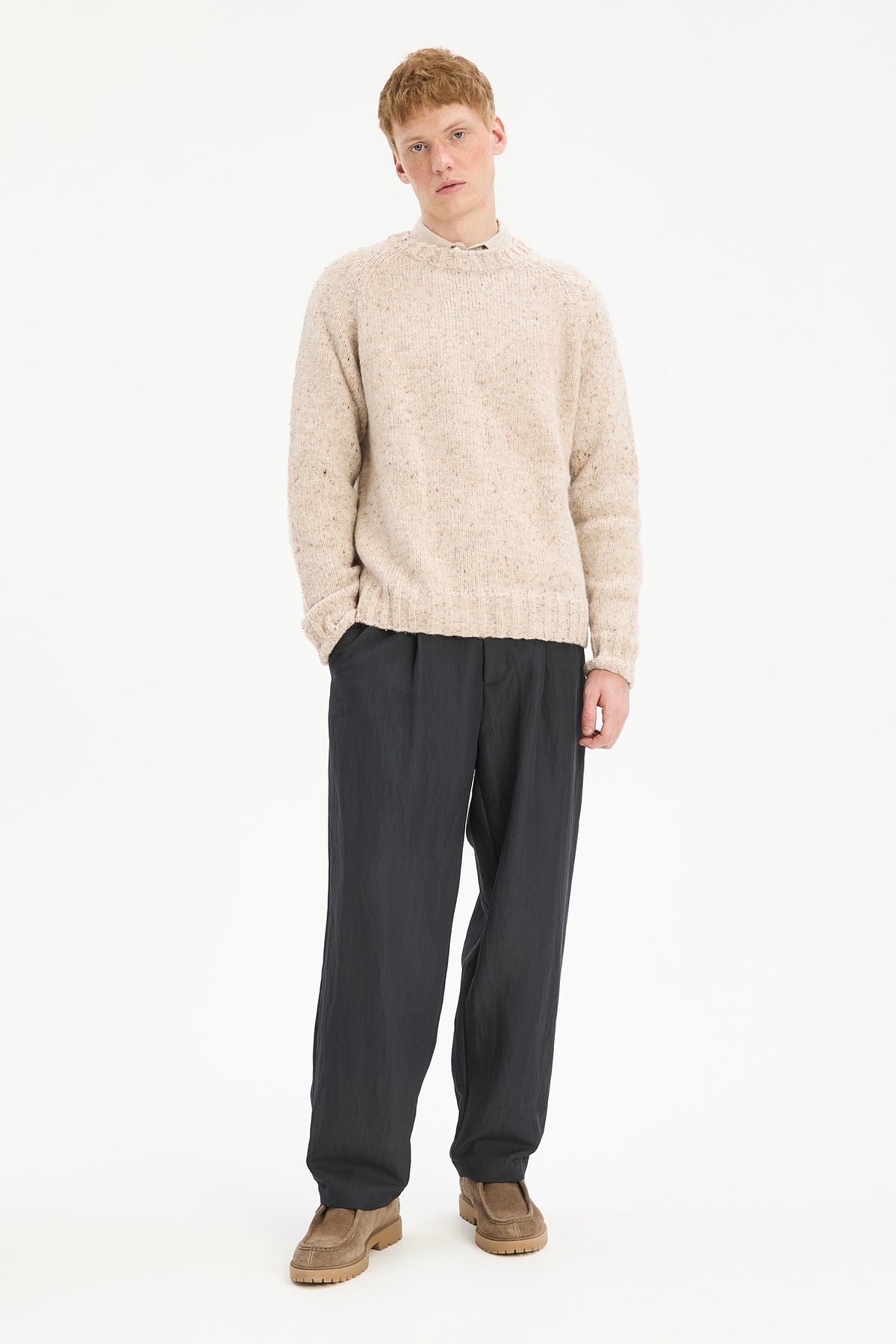 Crewneck Raglan Sweater in a Sustainable Melange Yarn – Oat