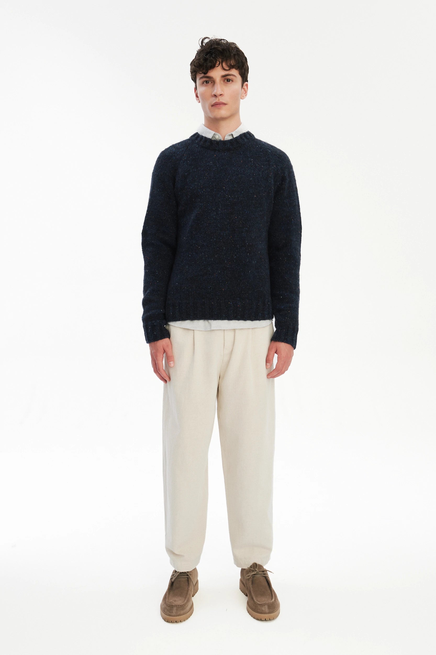 Crewneck Raglan Sweater in a Sustainable Melange Yarn – Navy