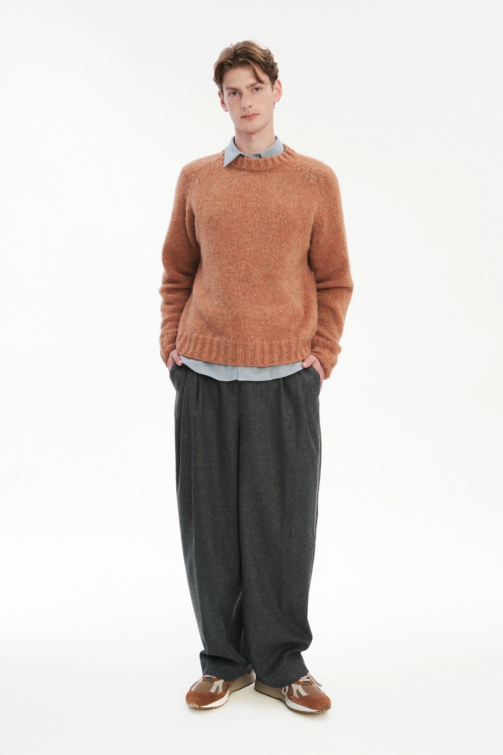 Crewneck Raglan Sweater in a Sustainable Melange Yarn – Apricot