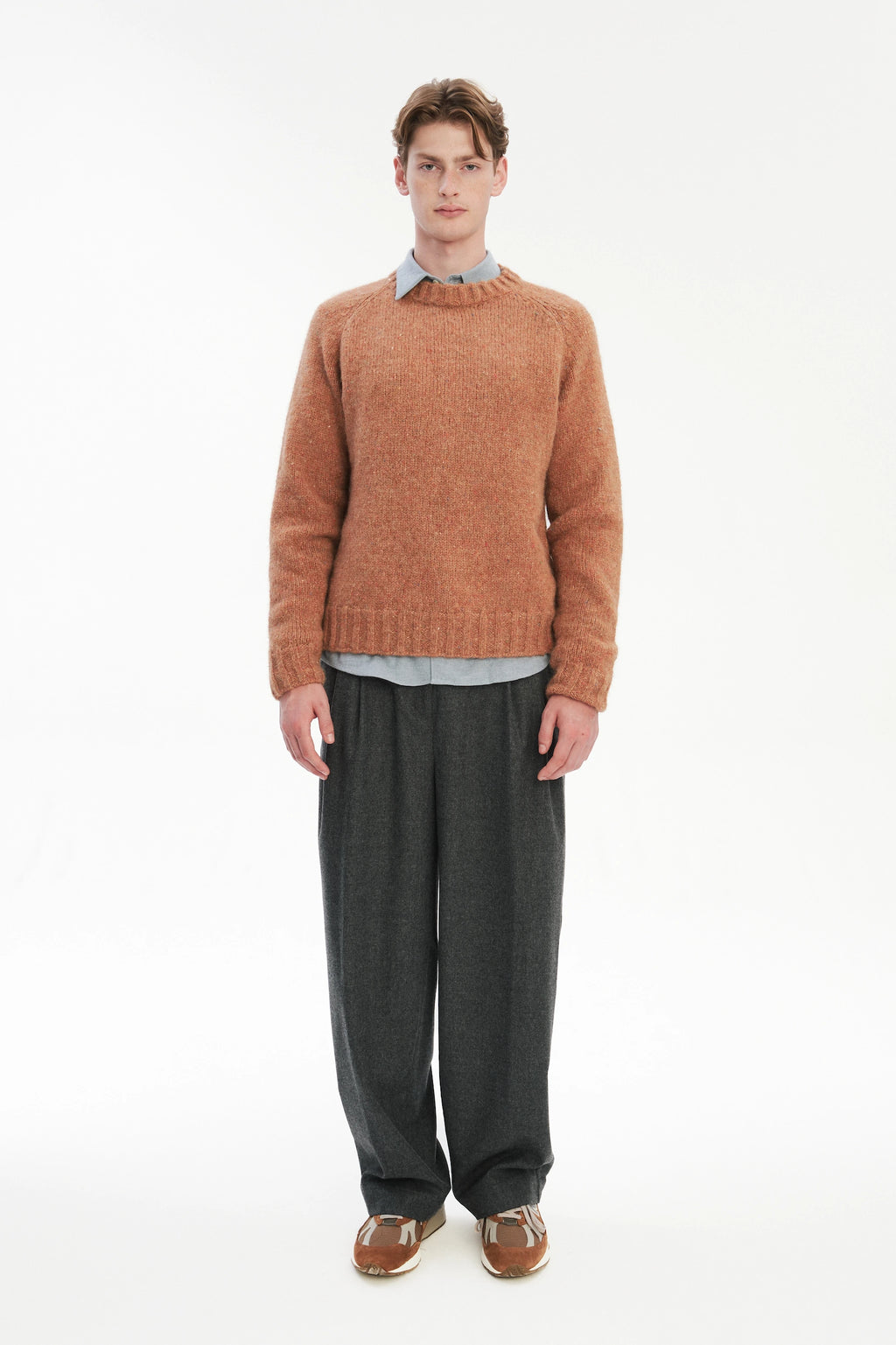 Crewneck Raglan Sweater in a Sustainable Melange Yarn – Apricot