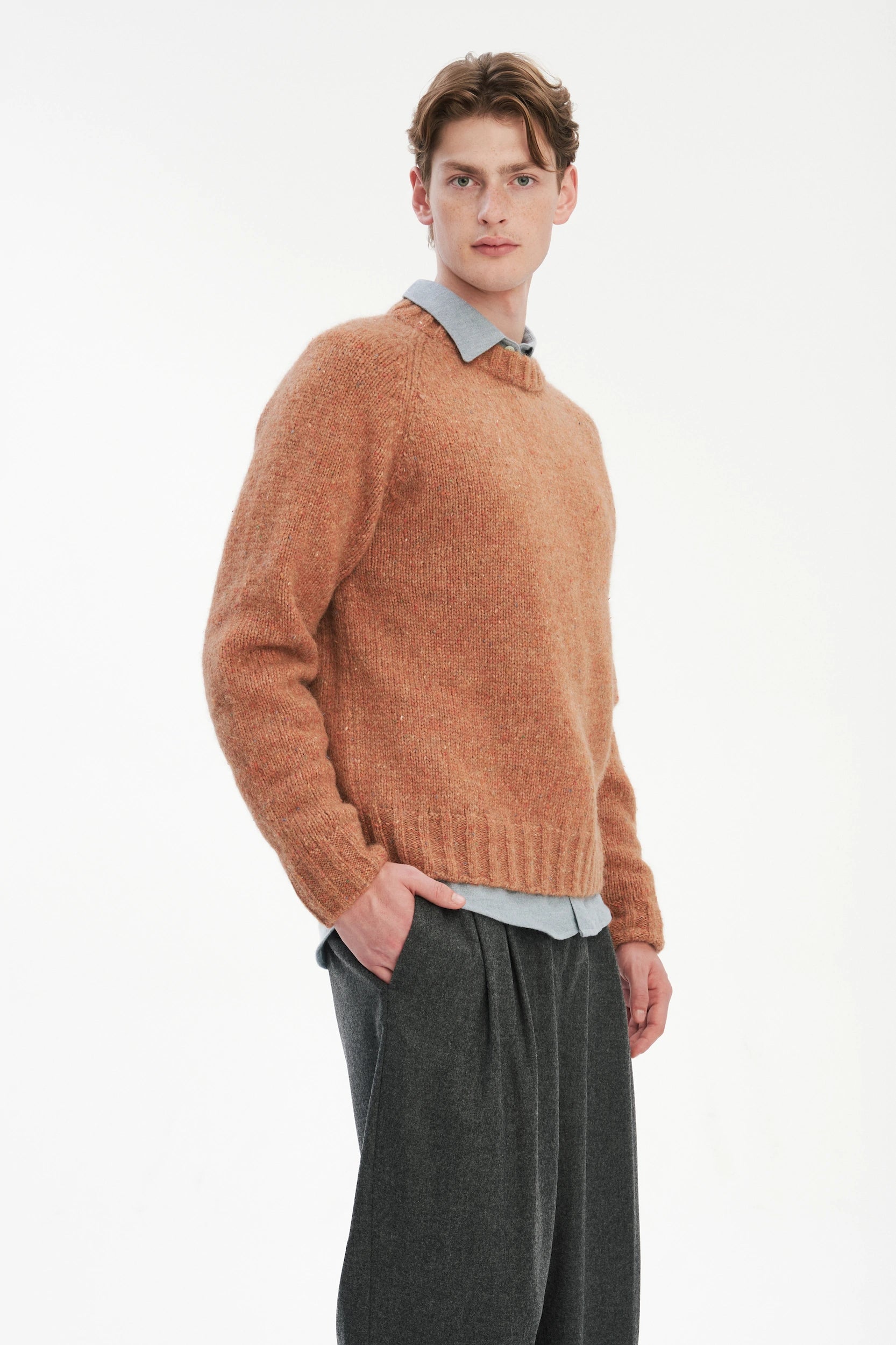 Crewneck Raglan Sweater in a Sustainable Melange Yarn – Apricot