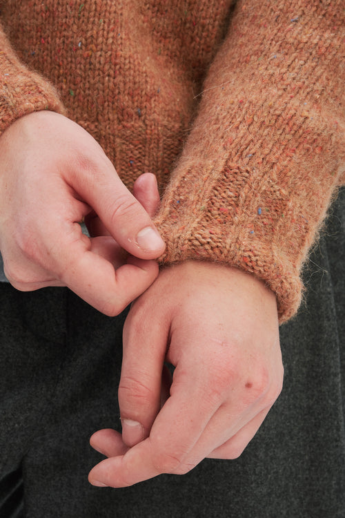 Crewneck Raglan Sweater in a Sustainable Melange Yarn – Apricot