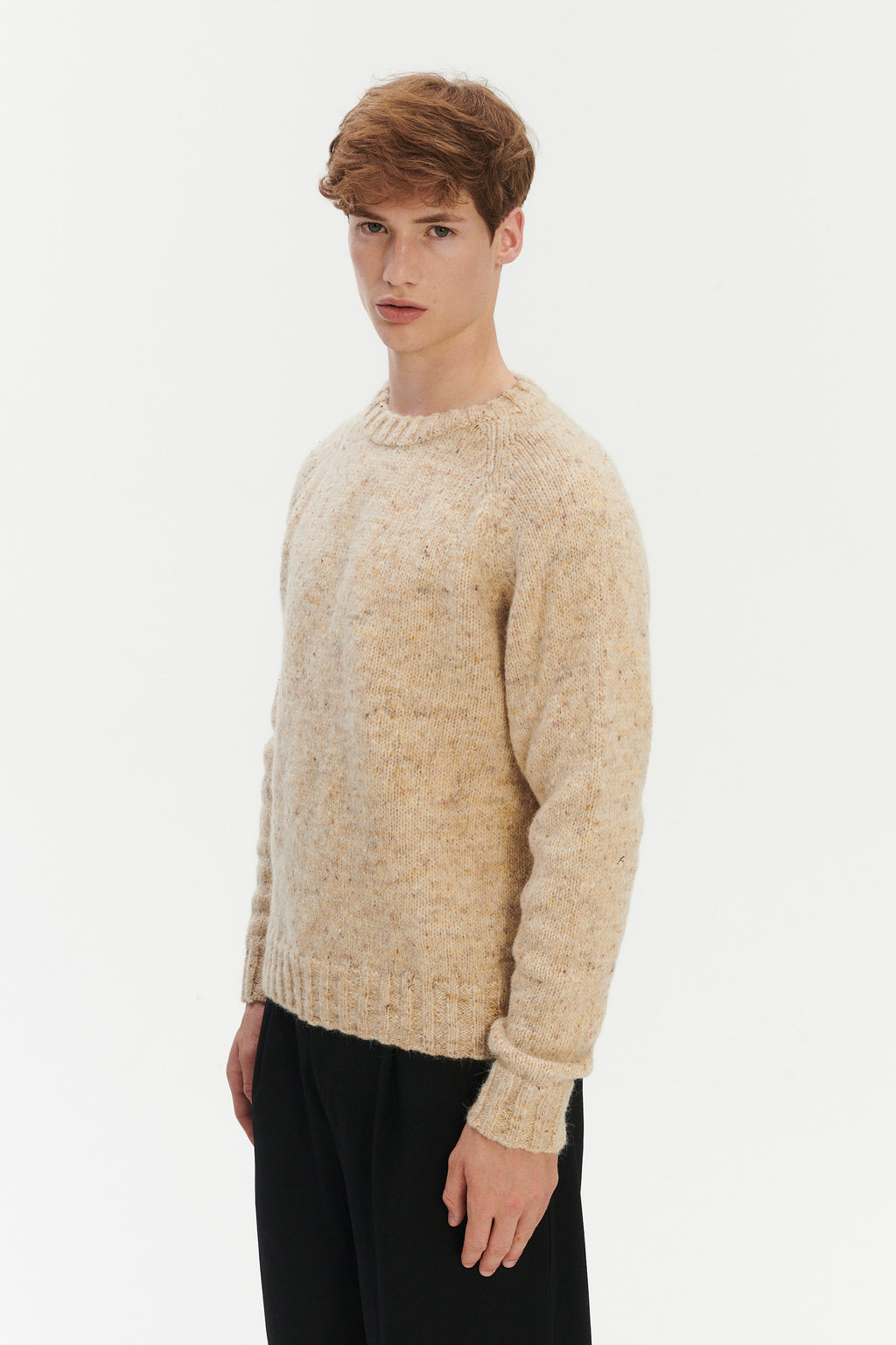 Crewneck Raglan Sweater in a Sustainable Melange Yarn – Oat