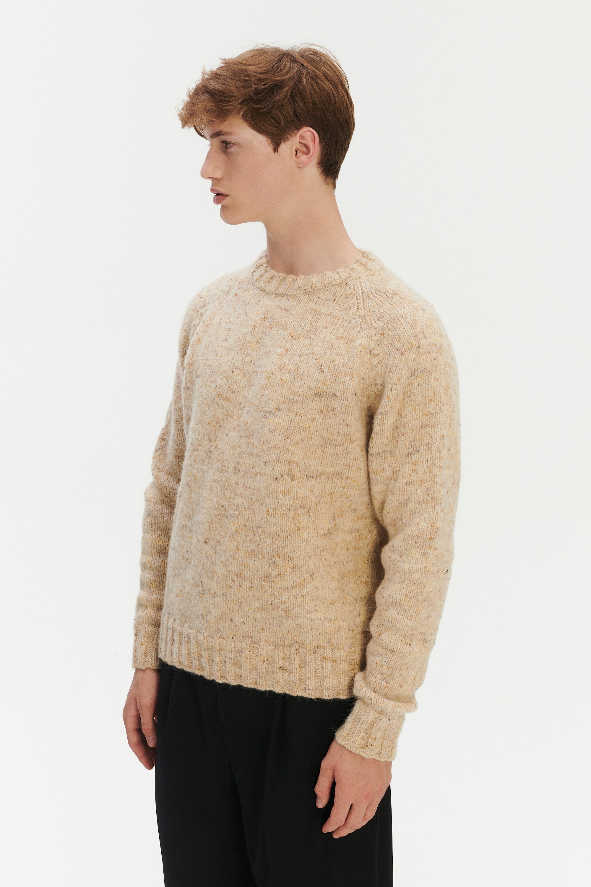 Crewneck Raglan Sweater in a Sustainable Melange Yarn – Oat