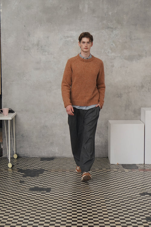 Crewneck Raglan Sweater in a Sustainable Melange Yarn – Apricot - Sample