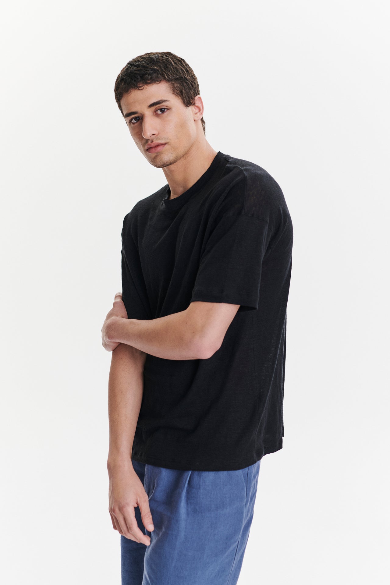 T-Shirt in a Black Lithuanian airy Linen Jersey