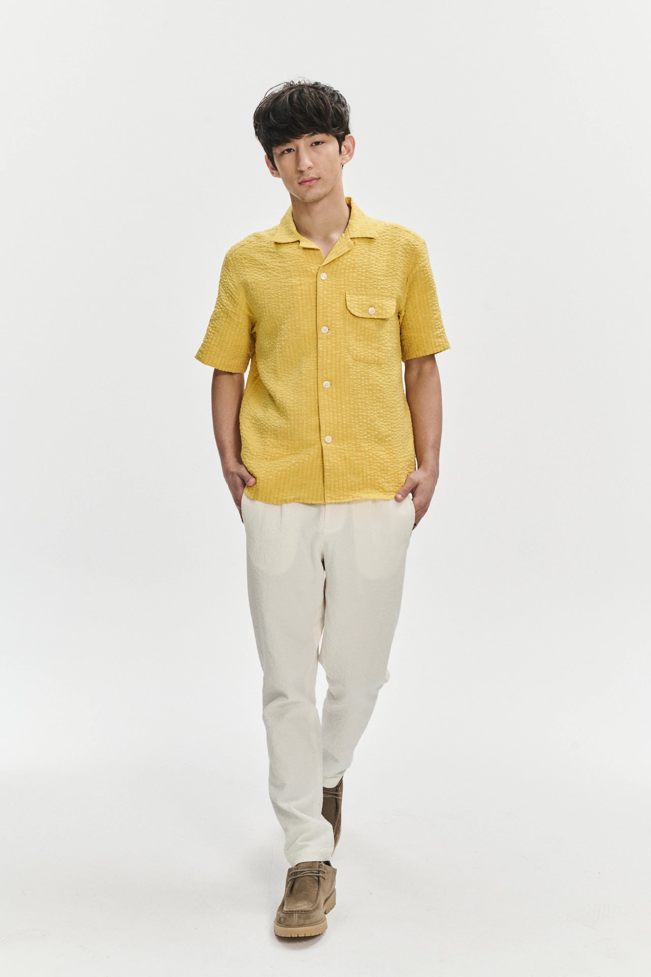 Short Sleeve Relaxed Camp Collar Shirt in Yellow Linen Seersucker
