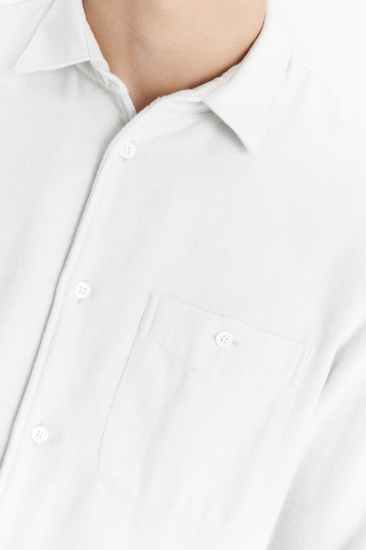 最高級のポルトガル産オーガニックストーングレーコットンフランネルを使用した丈夫なシャツ