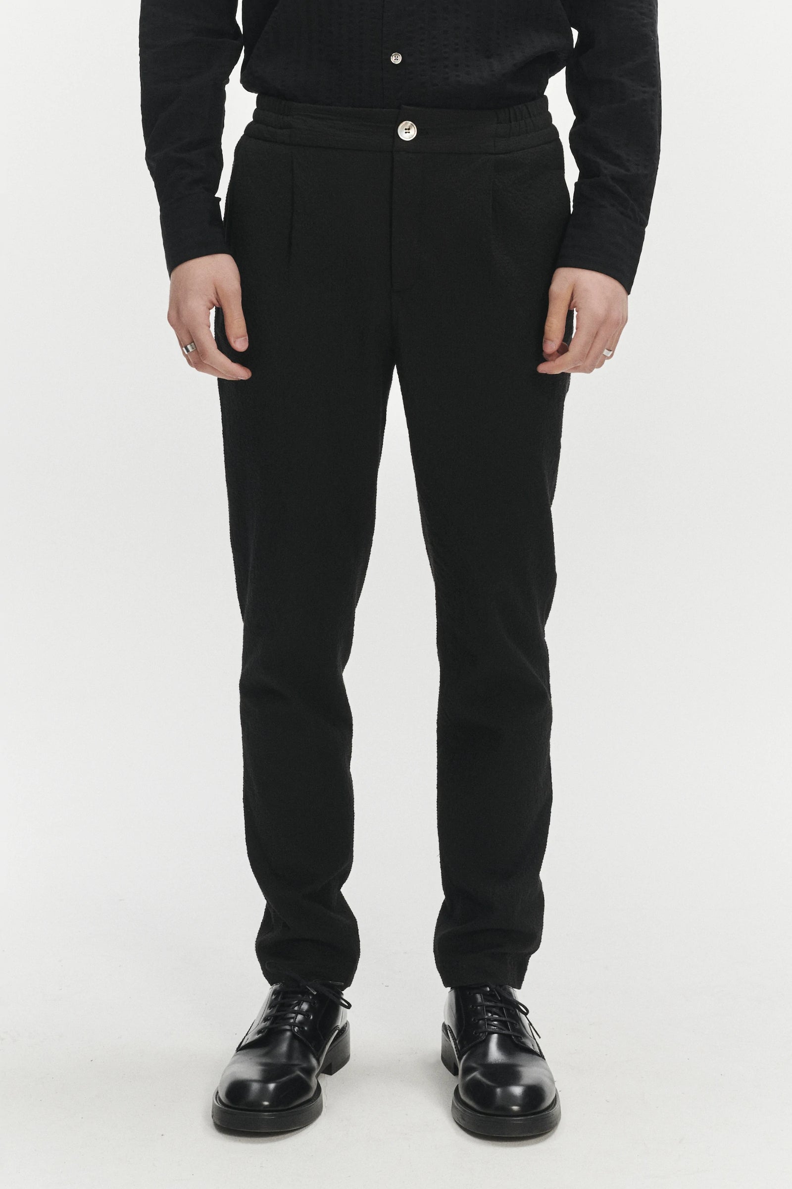 Garden Trousers in a Black Italian Cotton and Linen Seersucker by Subalpino