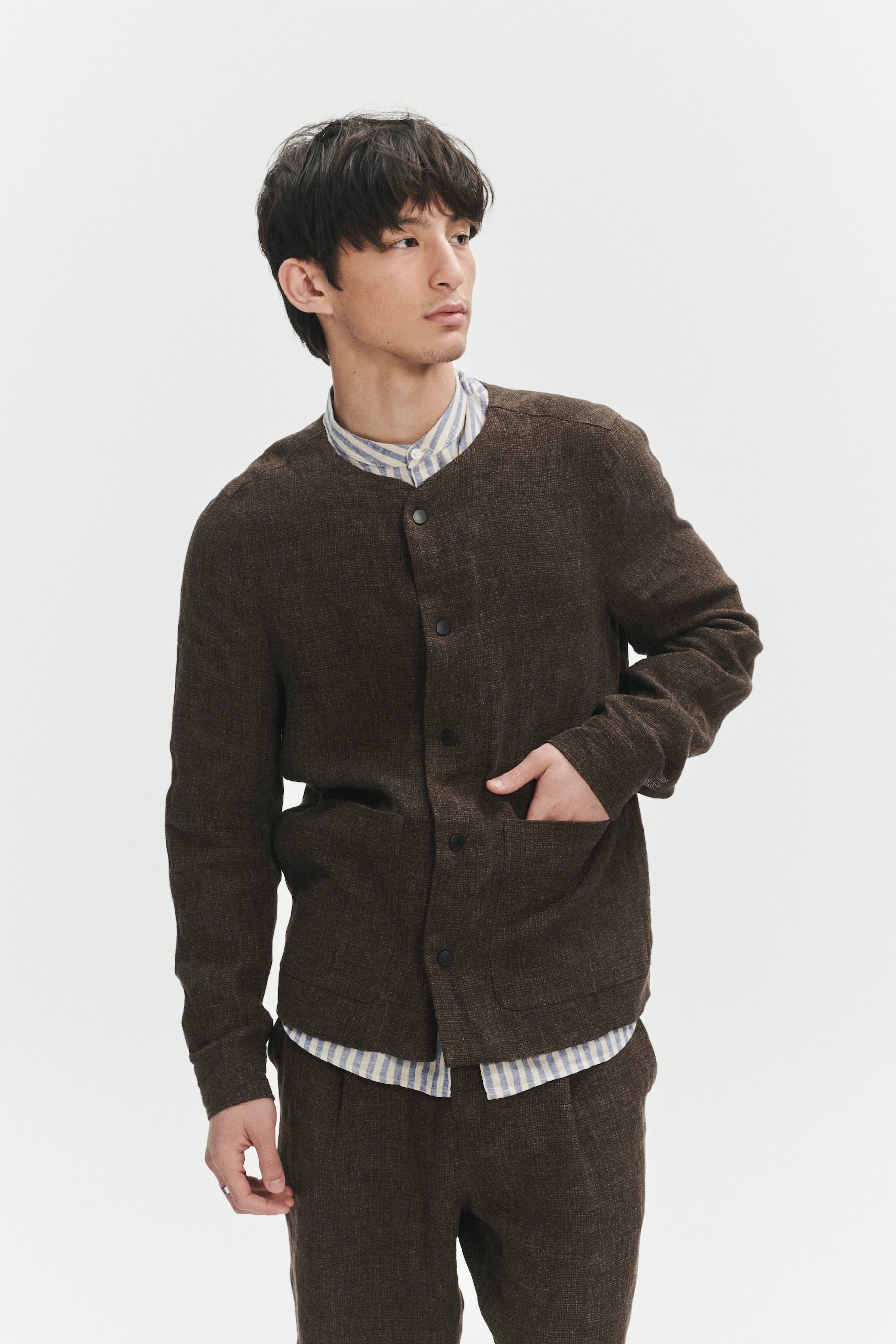 Round Collar Jacket in a Brown Fluid and Structured Italian Linen Crepe