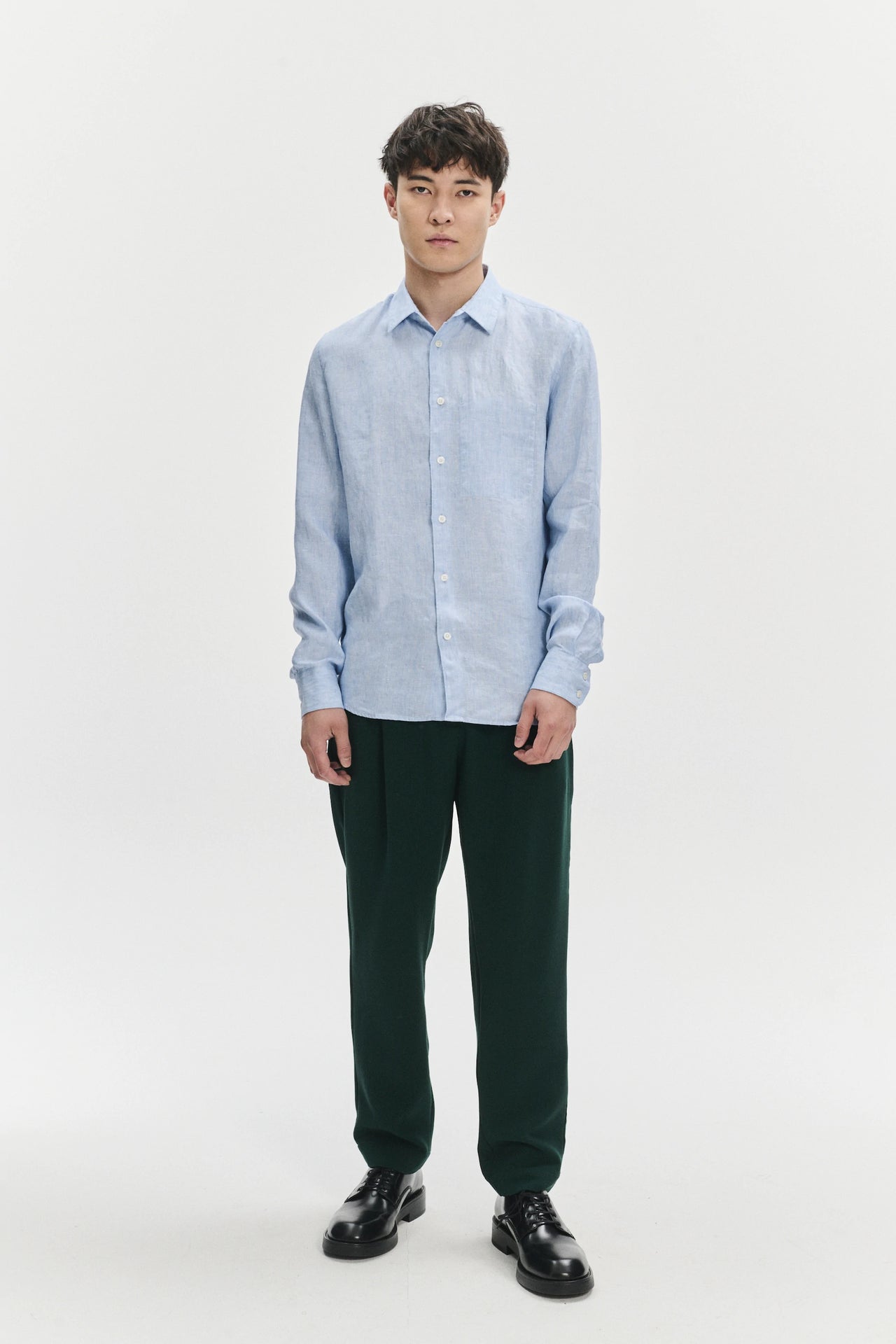 Feel Good Shirt in a Sky Blue Rich Structured Italian Oxford Linen