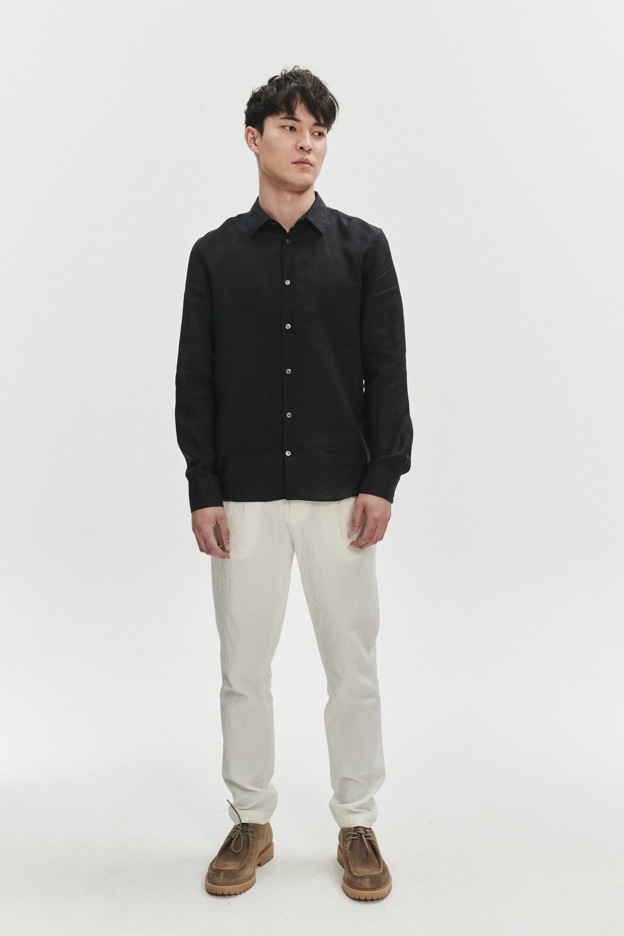 Feel Good Shirt in a Soft and Airy Black Portuguese Linen