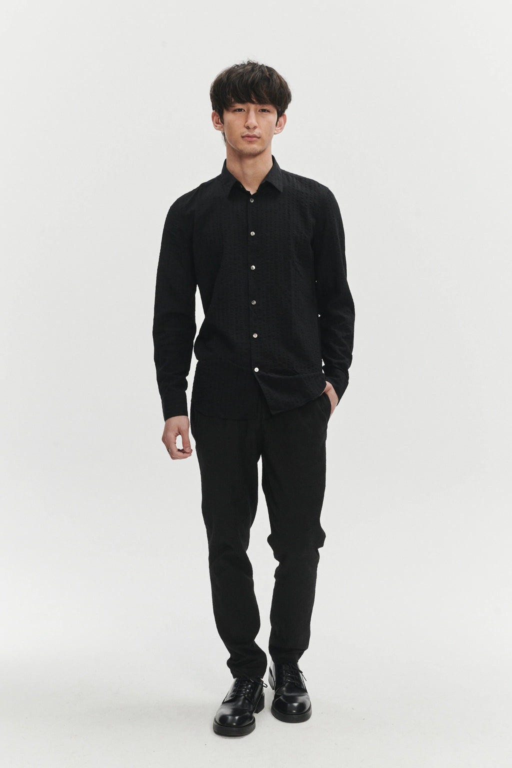 Feel Good Shirt in a Black Fine Portuguese Lyocell Seersucker