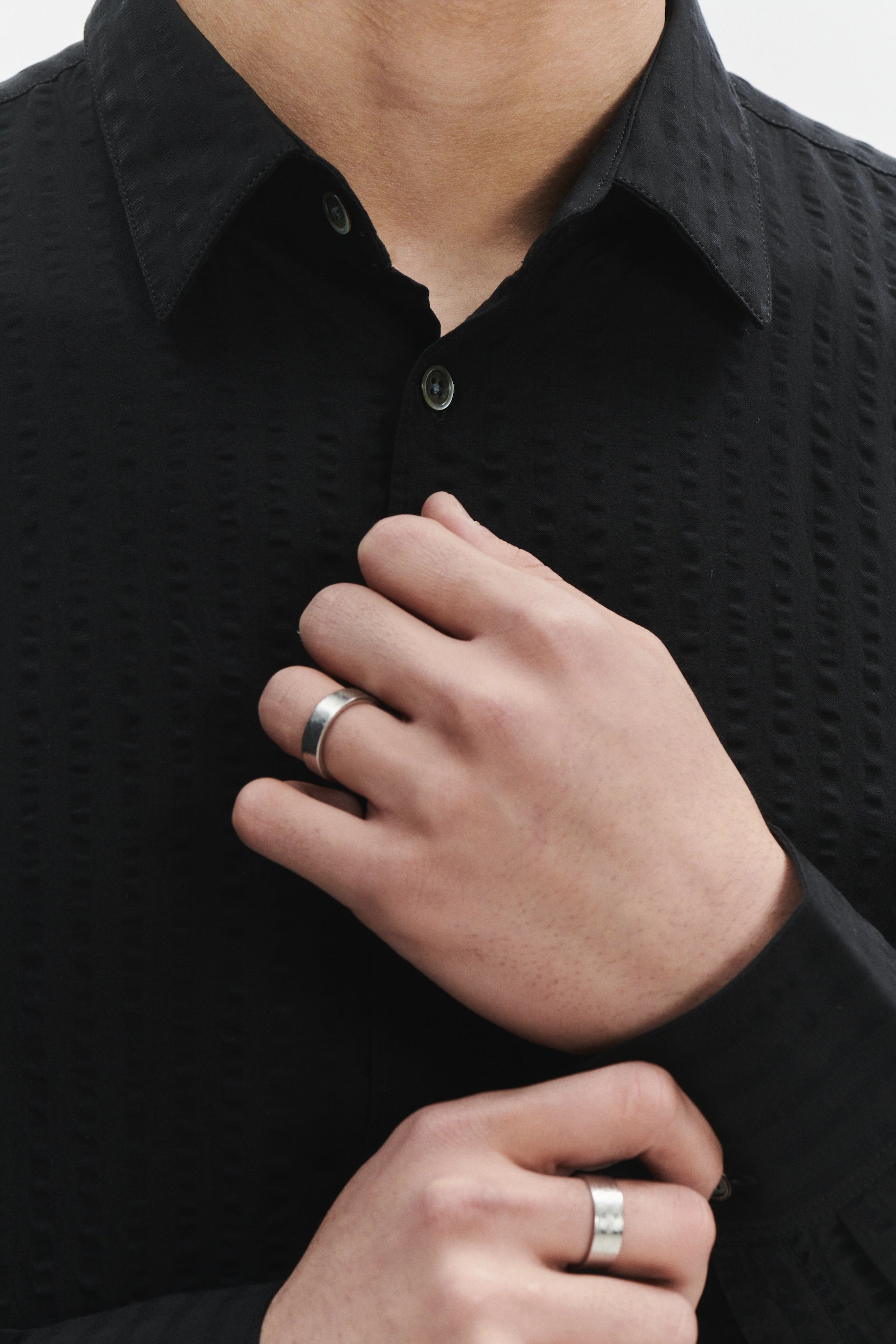 Feel Good Shirt in a Black Fine Portuguese Lyocell Seersucker