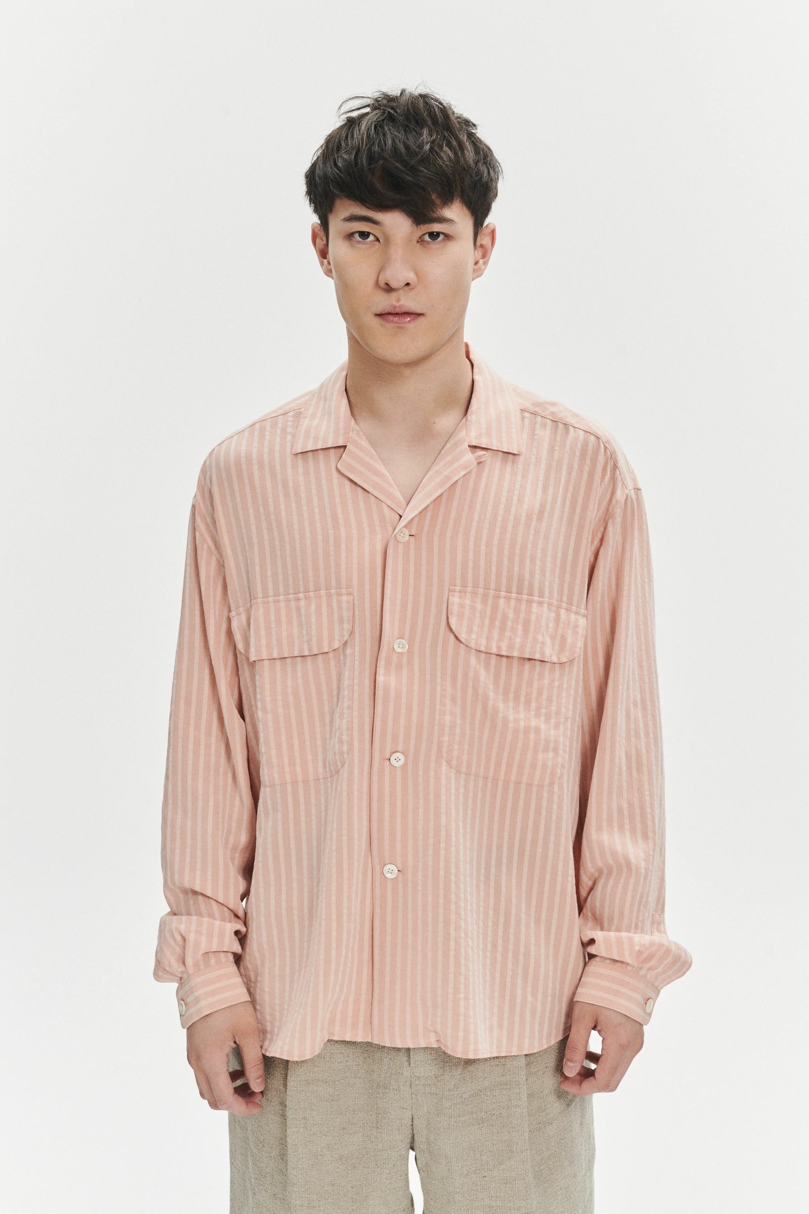 Relaxed Oversized Leisure Shirt in a Peach Pink Soft Lyocell Seersucker