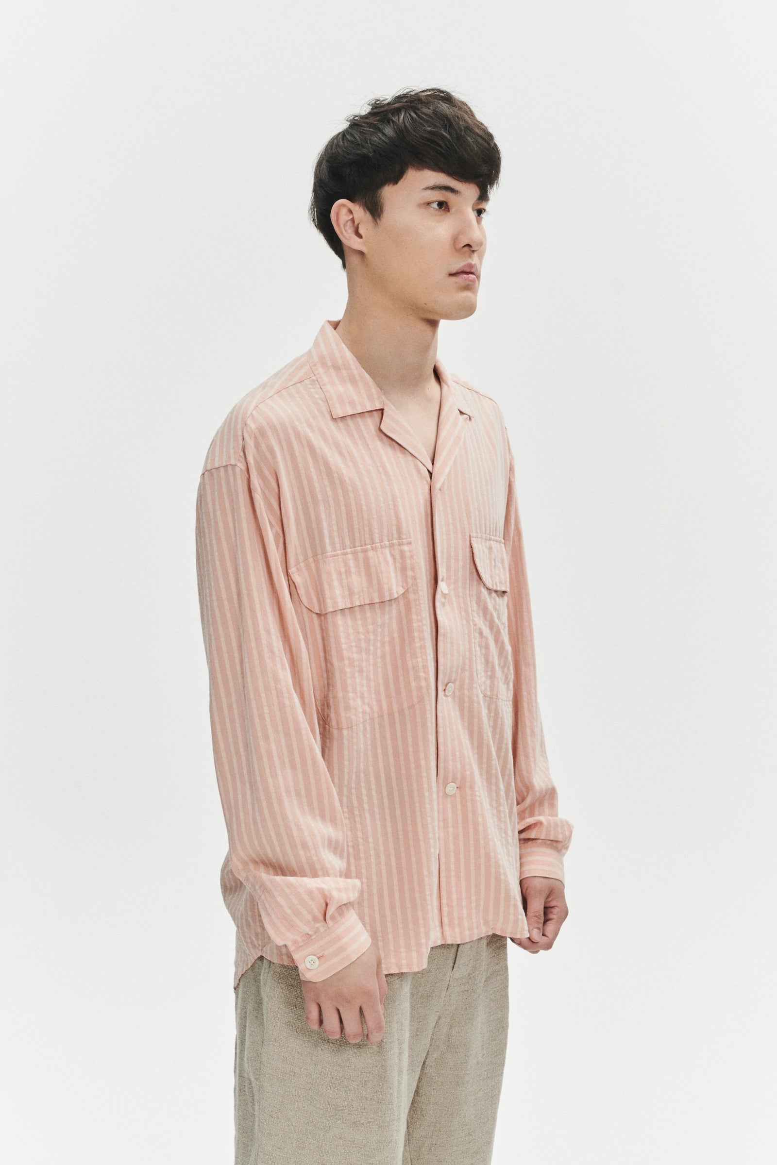 Relaxed Oversized Leisure Shirt in a Peach Pink Soft Lyocell Seersucker