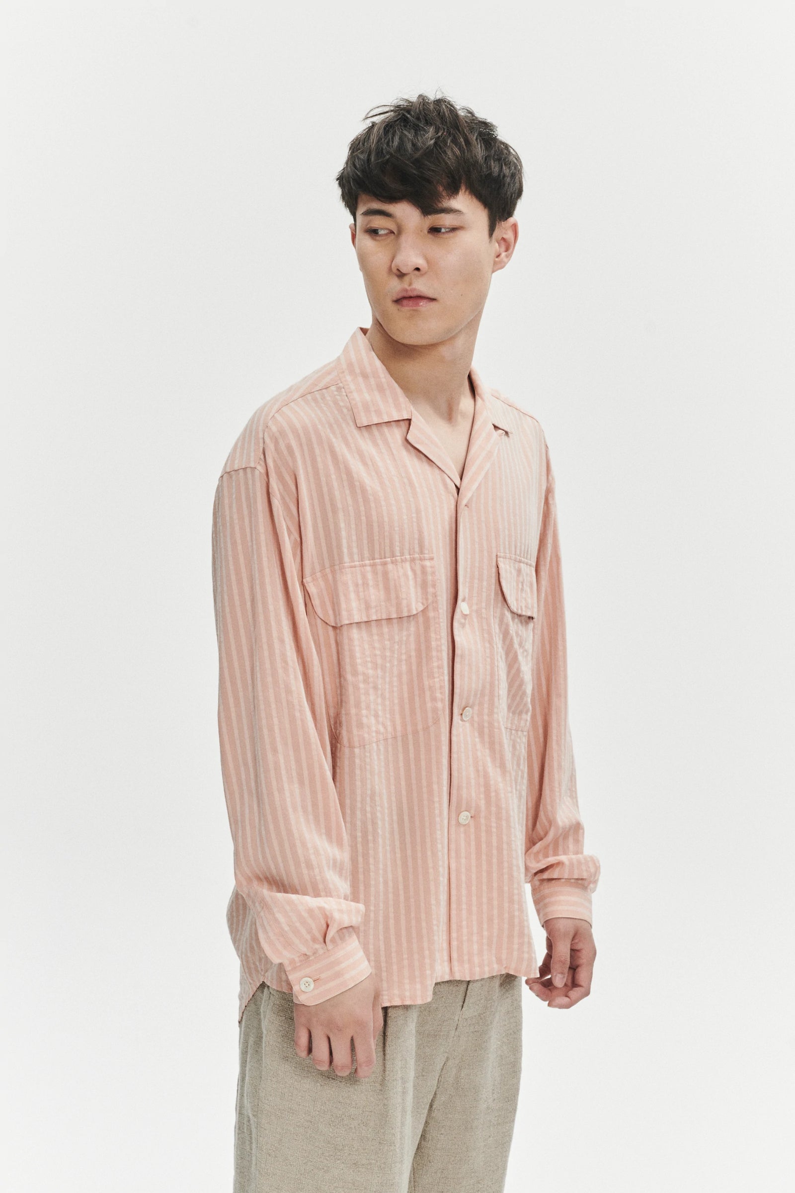 Relaxed Oversized Leisure Shirt in a Peach Pink Soft Lyocell Seersucker