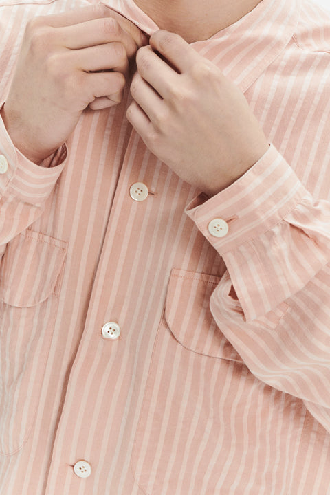 Relaxed Oversized Leisure Shirt in a Peach Pink Soft Lyocell Seersucker