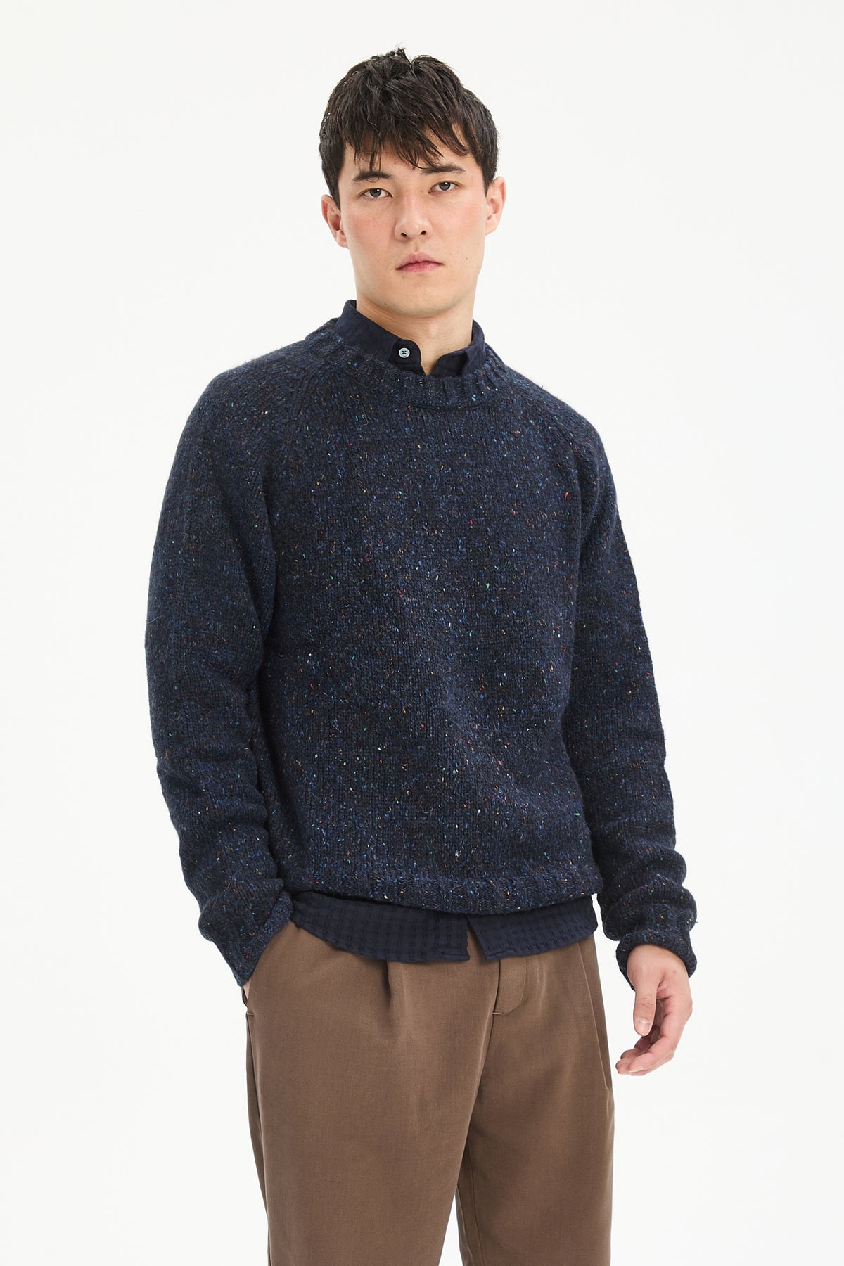 Crewneck Raglan Sweater in a Sustainable Melange Yarn – Navy