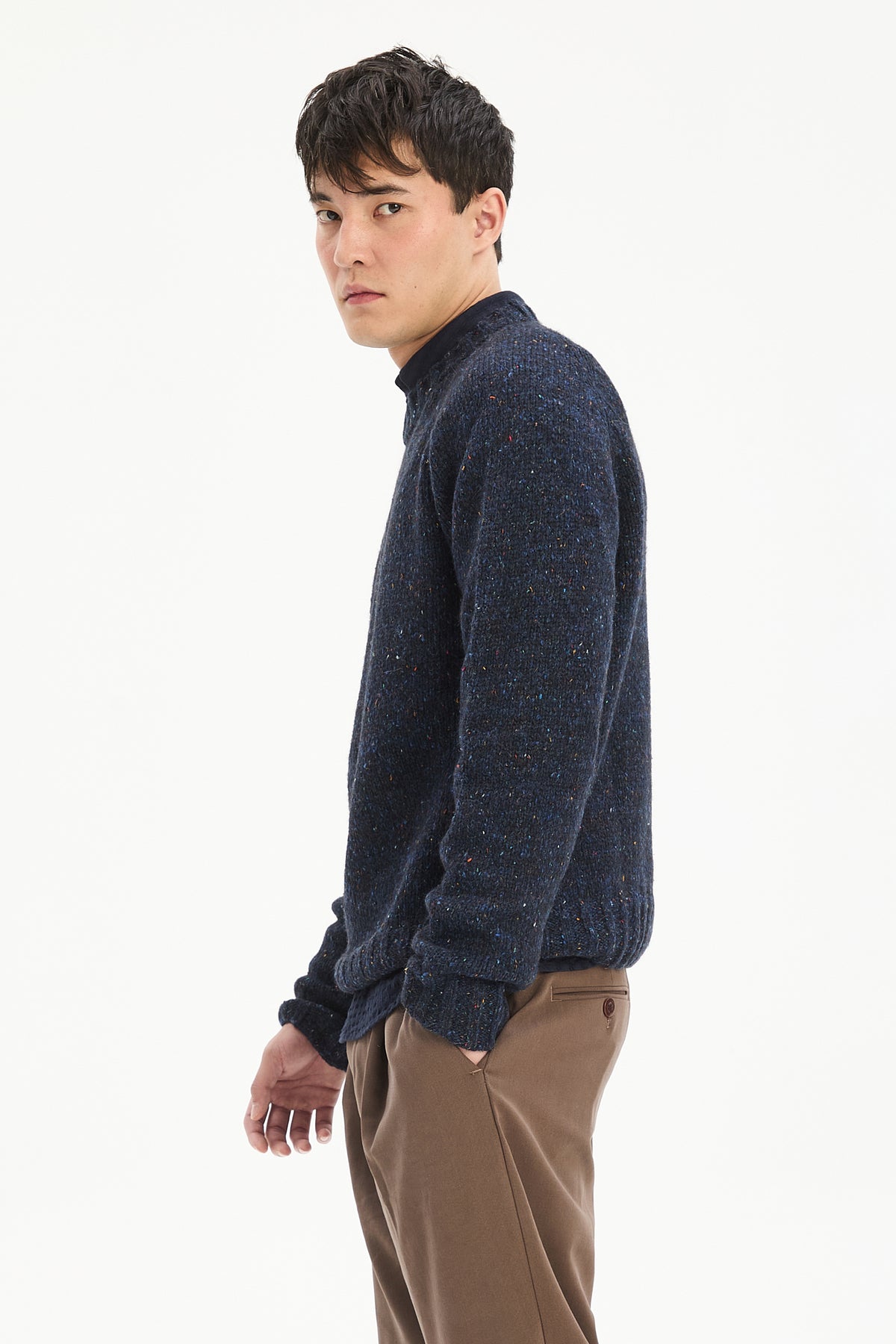 Crewneck Raglan Sweater in a Sustainable Melange Yarn – Navy