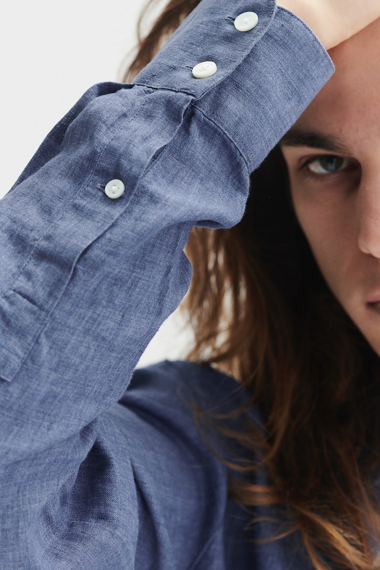 Feel Good Shirt in the Finest Blue Italian Linen